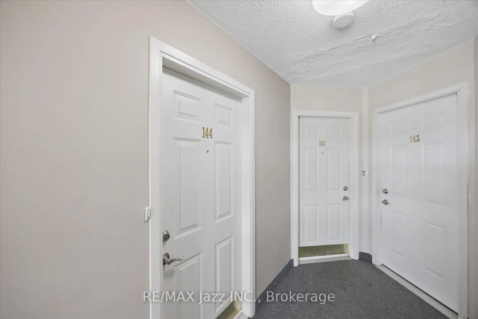 1010 Glen Street #144