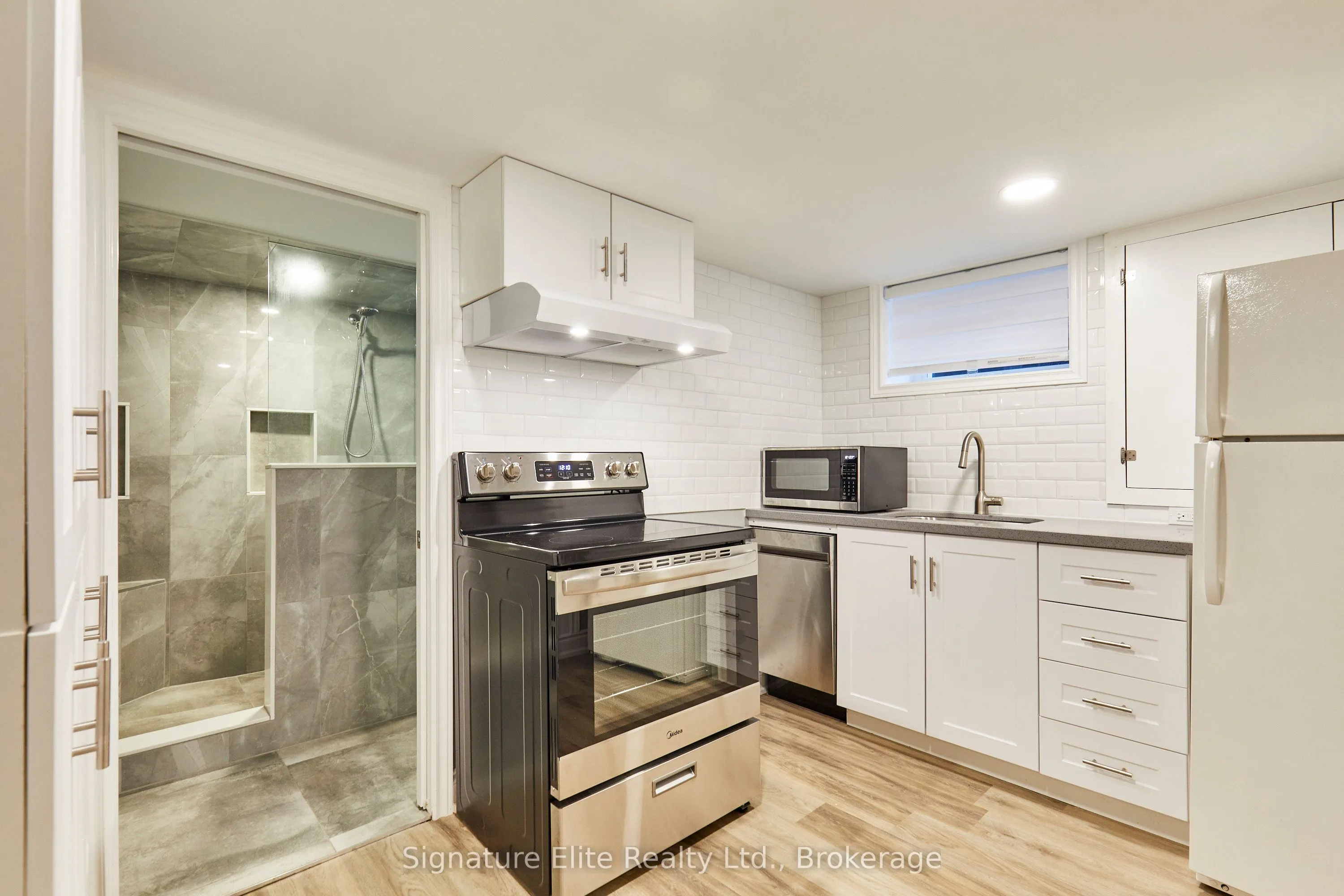 100A Kitchener Road #Lower