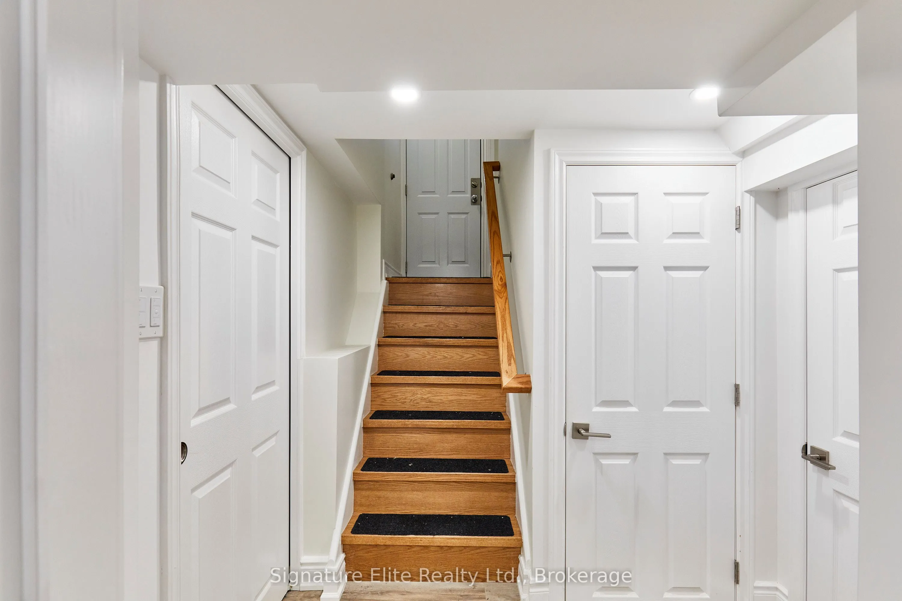 100A Kitchener Road #Lower