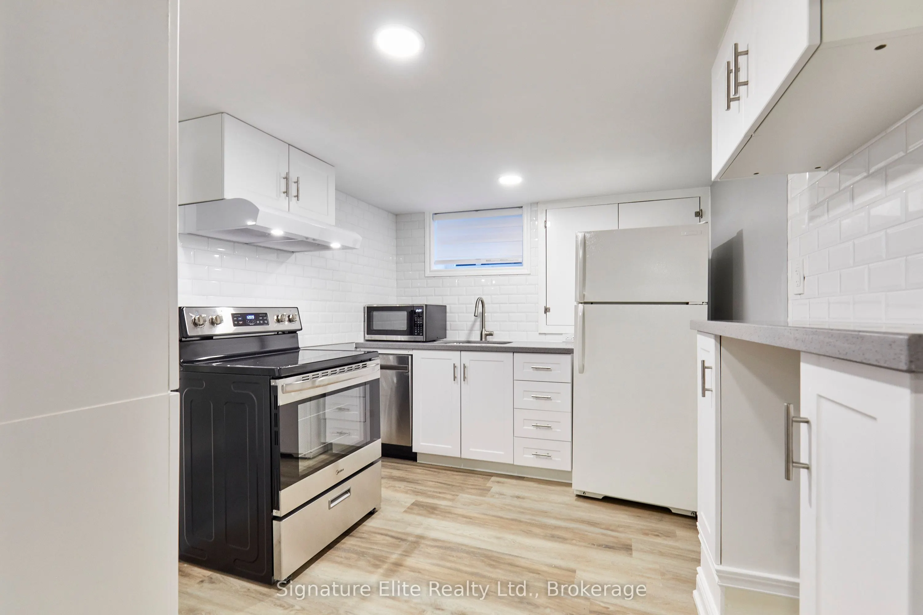 100A Kitchener Road #Lower