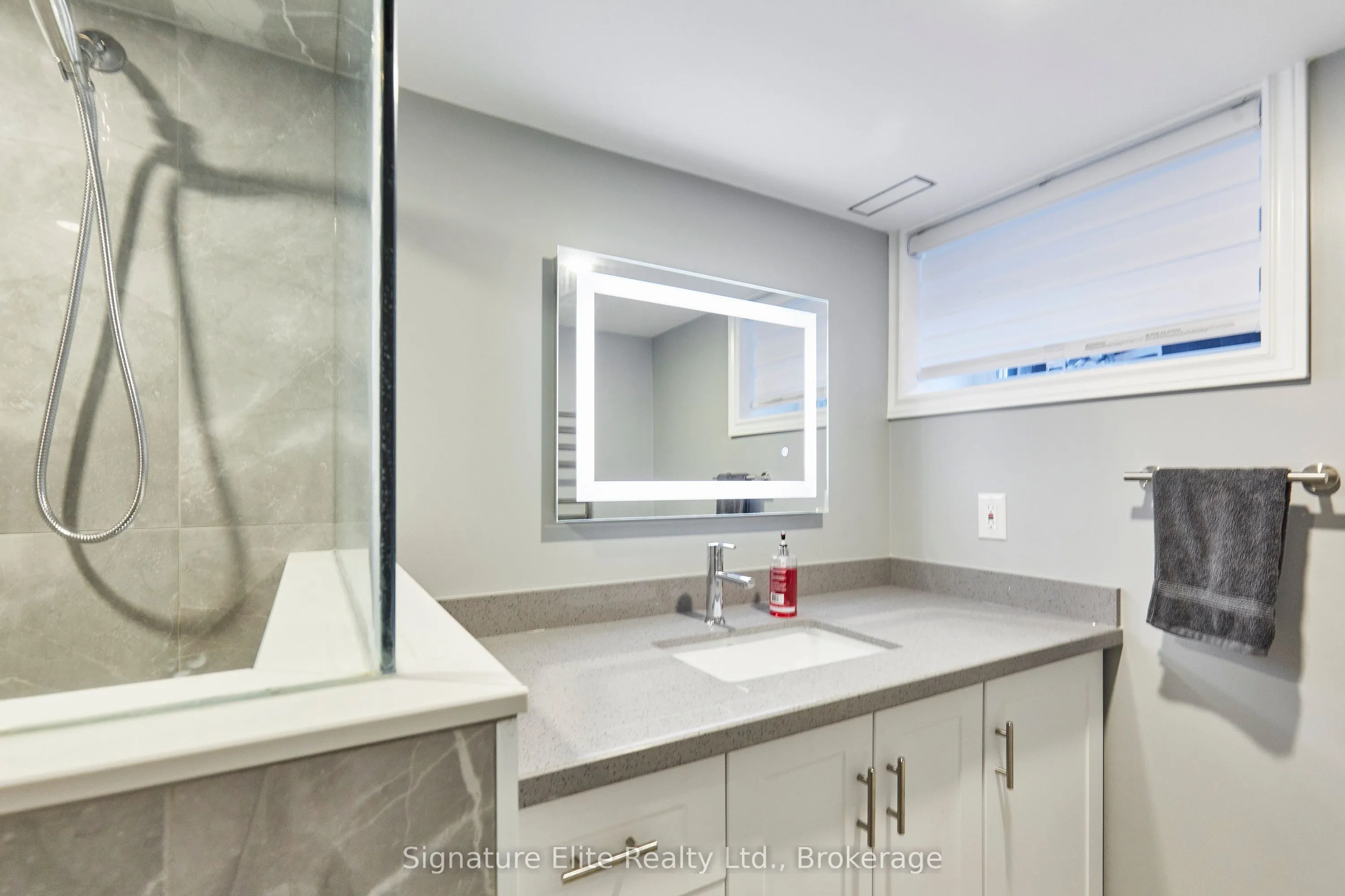 100A Kitchener Road #Lower