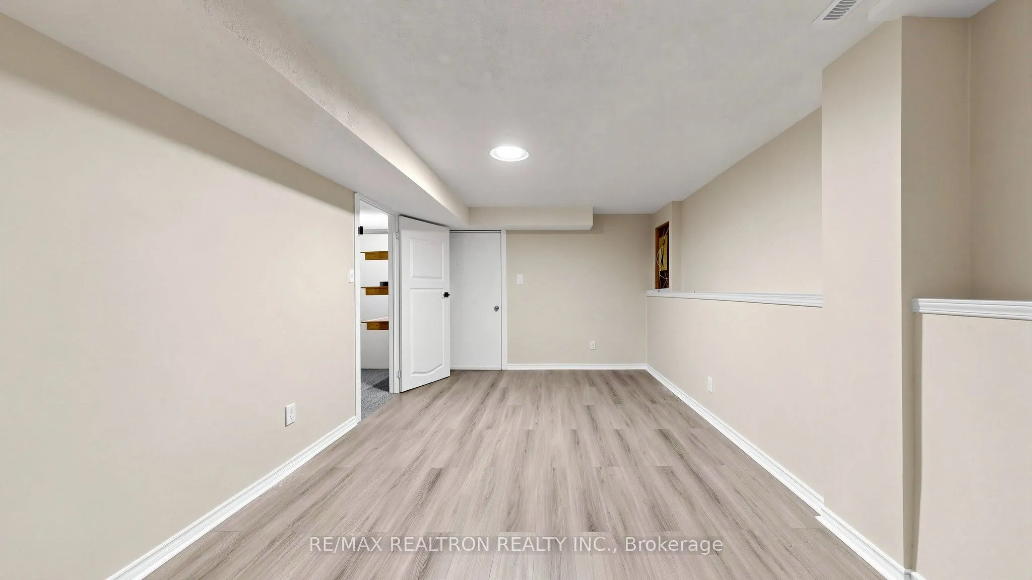 72 Halfmoon Square
