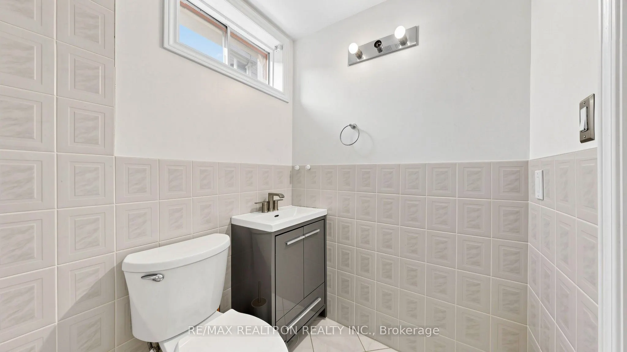 72 Halfmoon Square