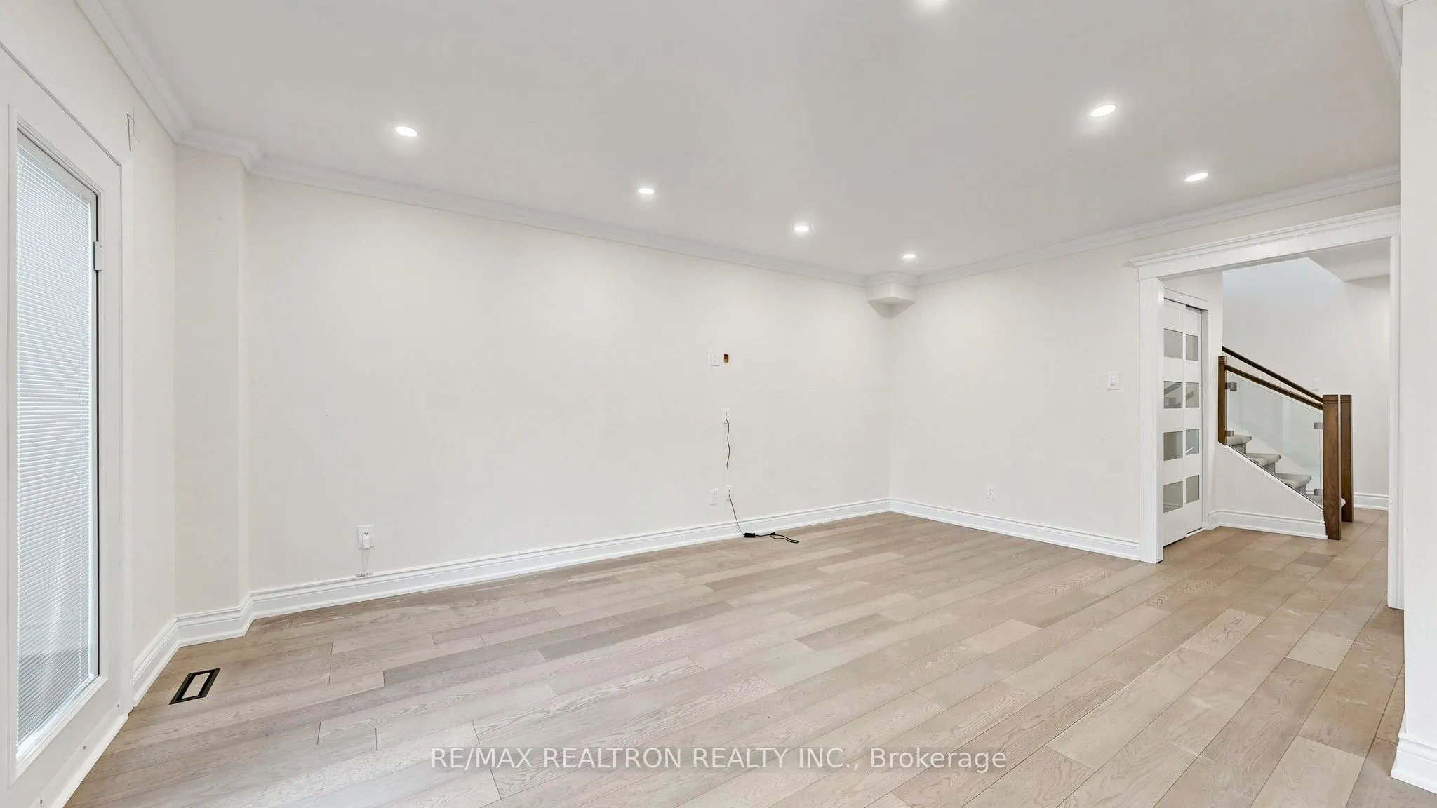 72 Halfmoon Square