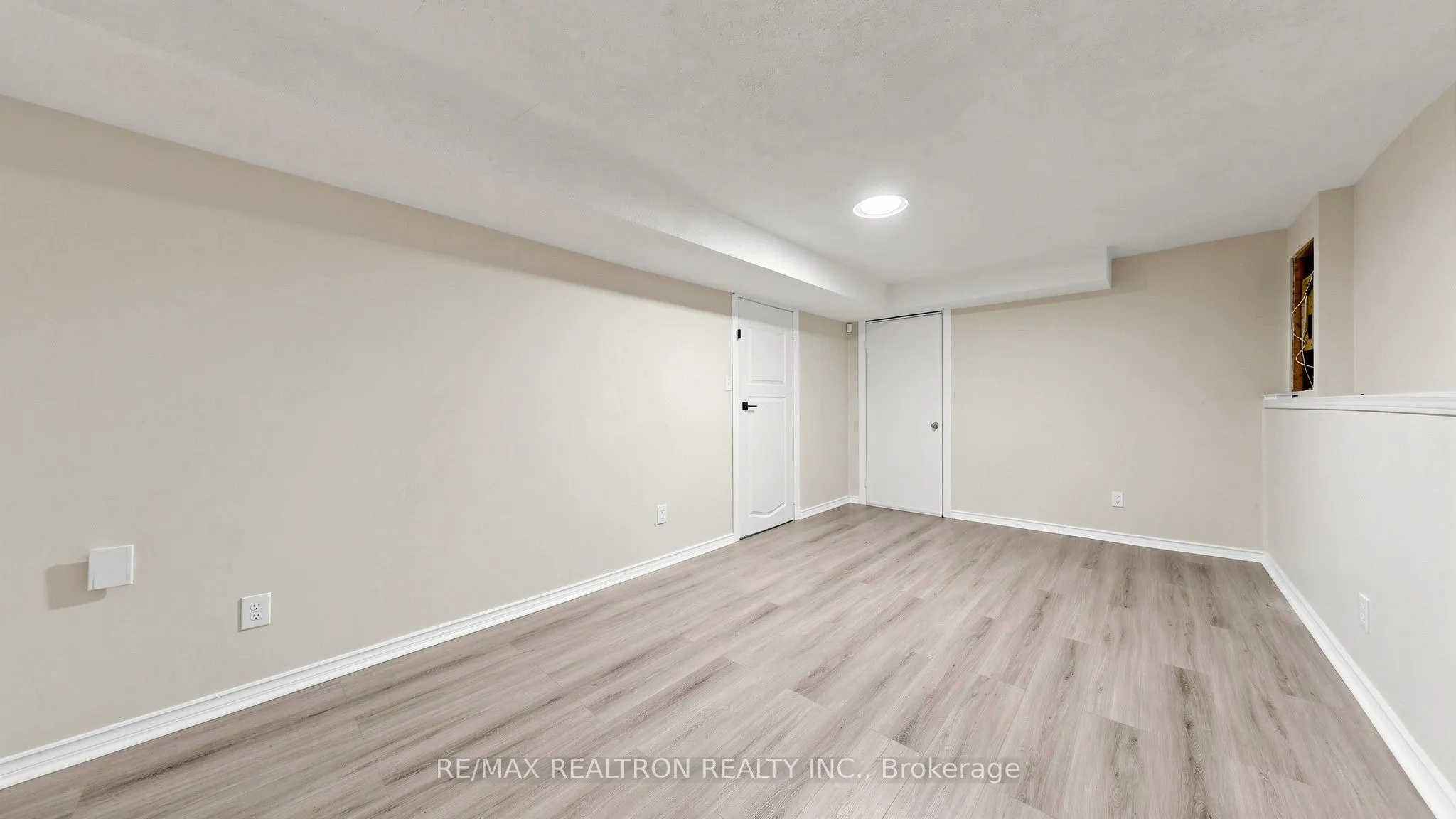 72 Halfmoon Square