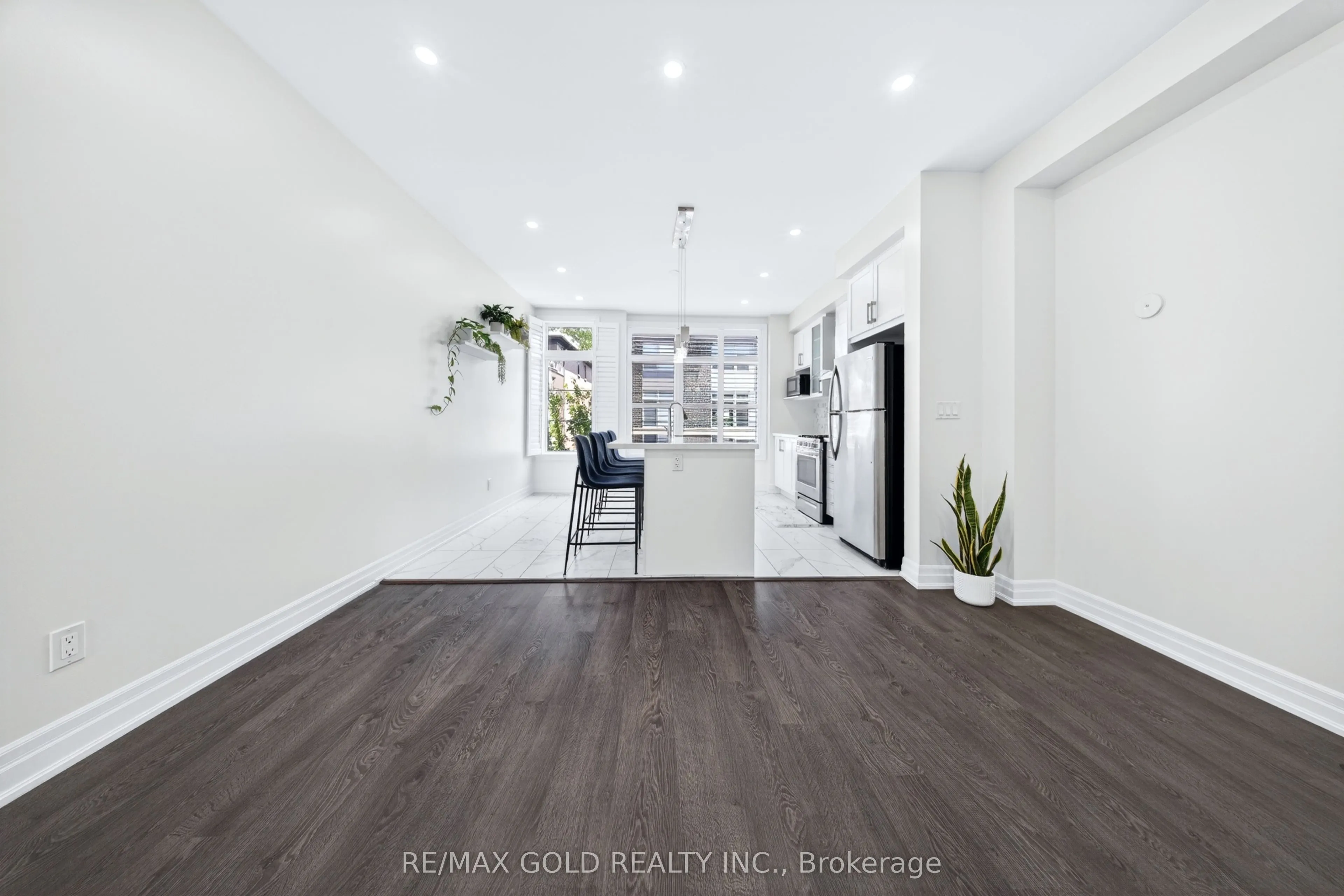 384 Arctic Red Drive #12