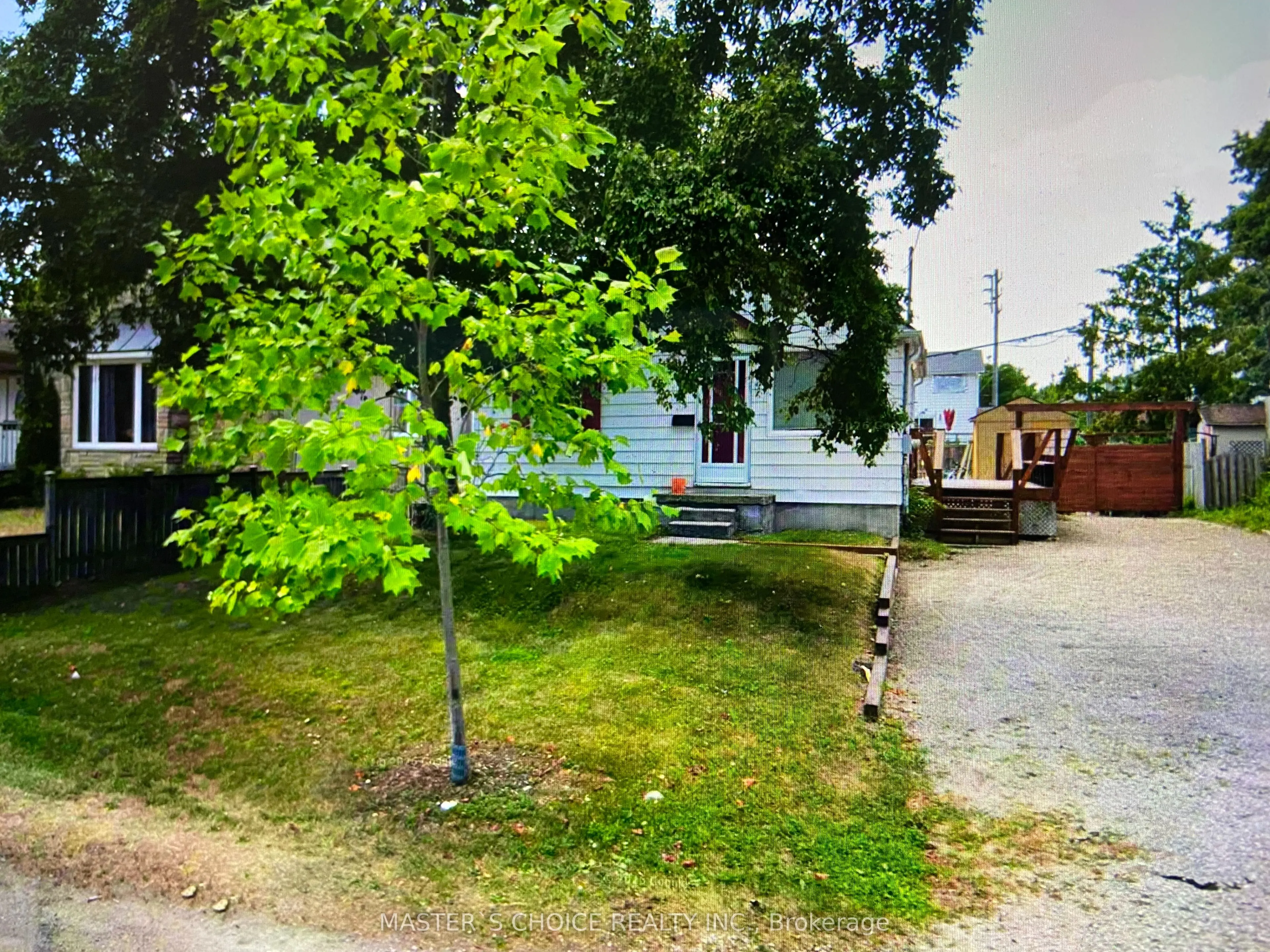 32 Amiens Road