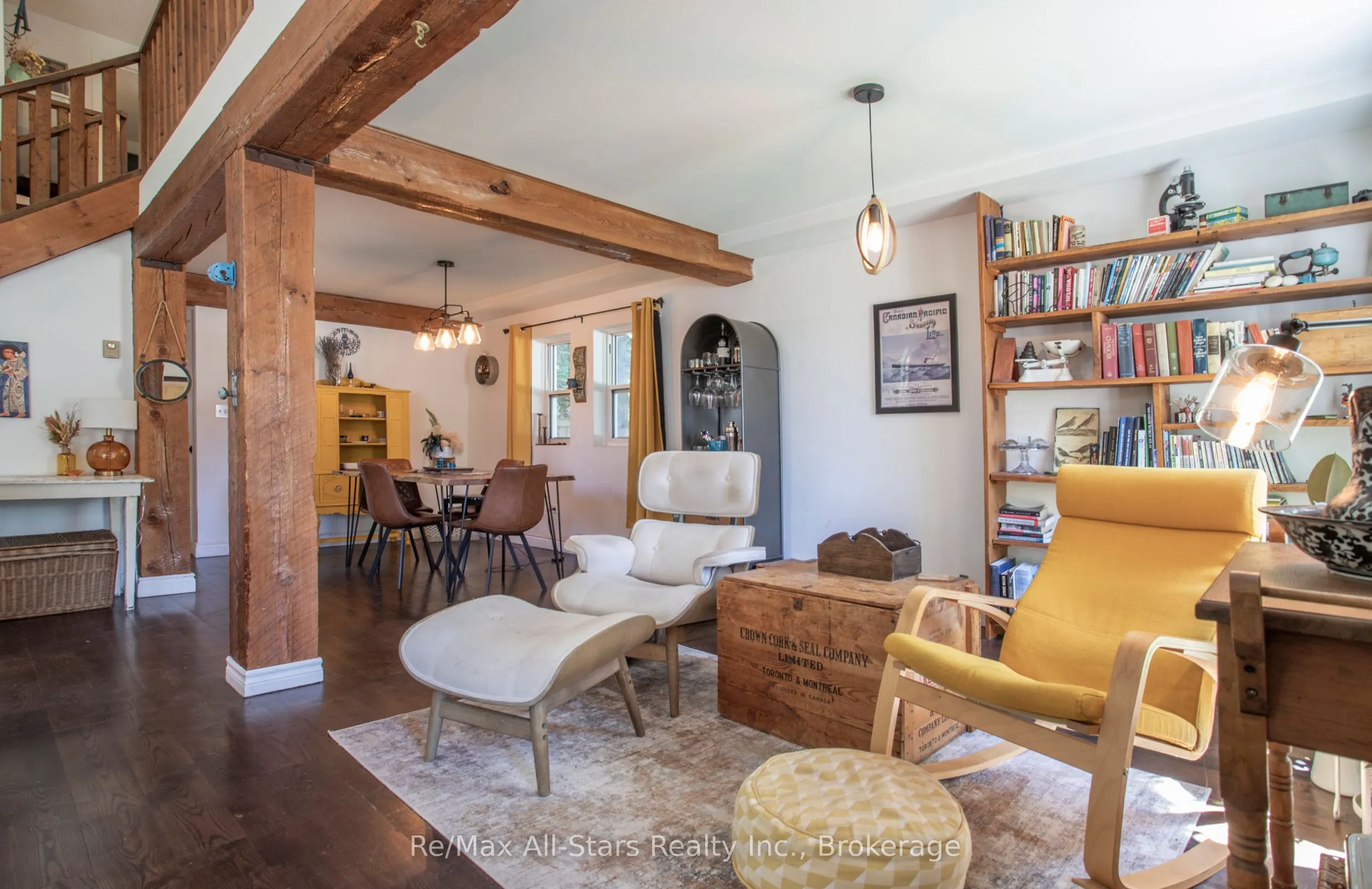 36 Emily Street E