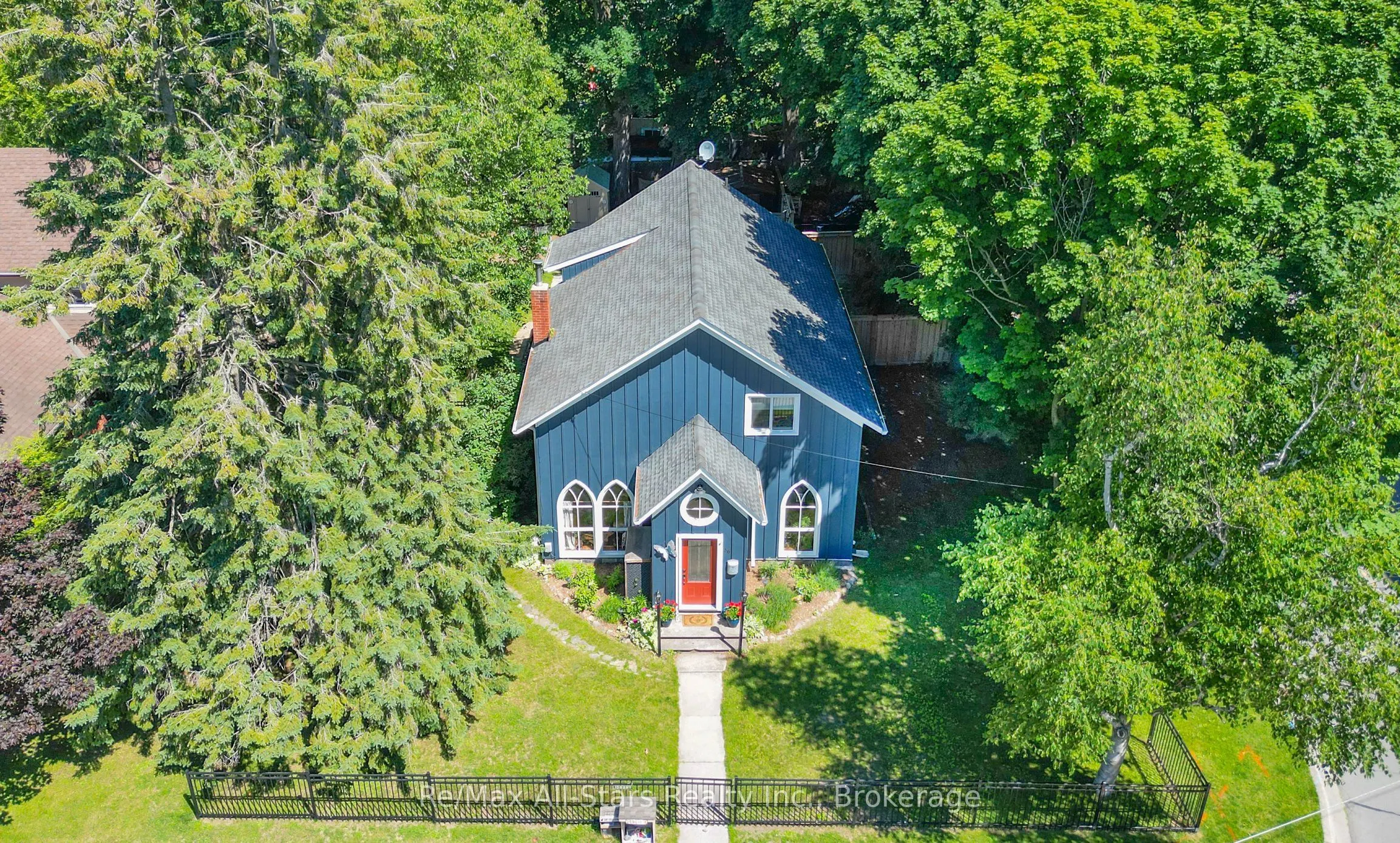 36 Emily Street E