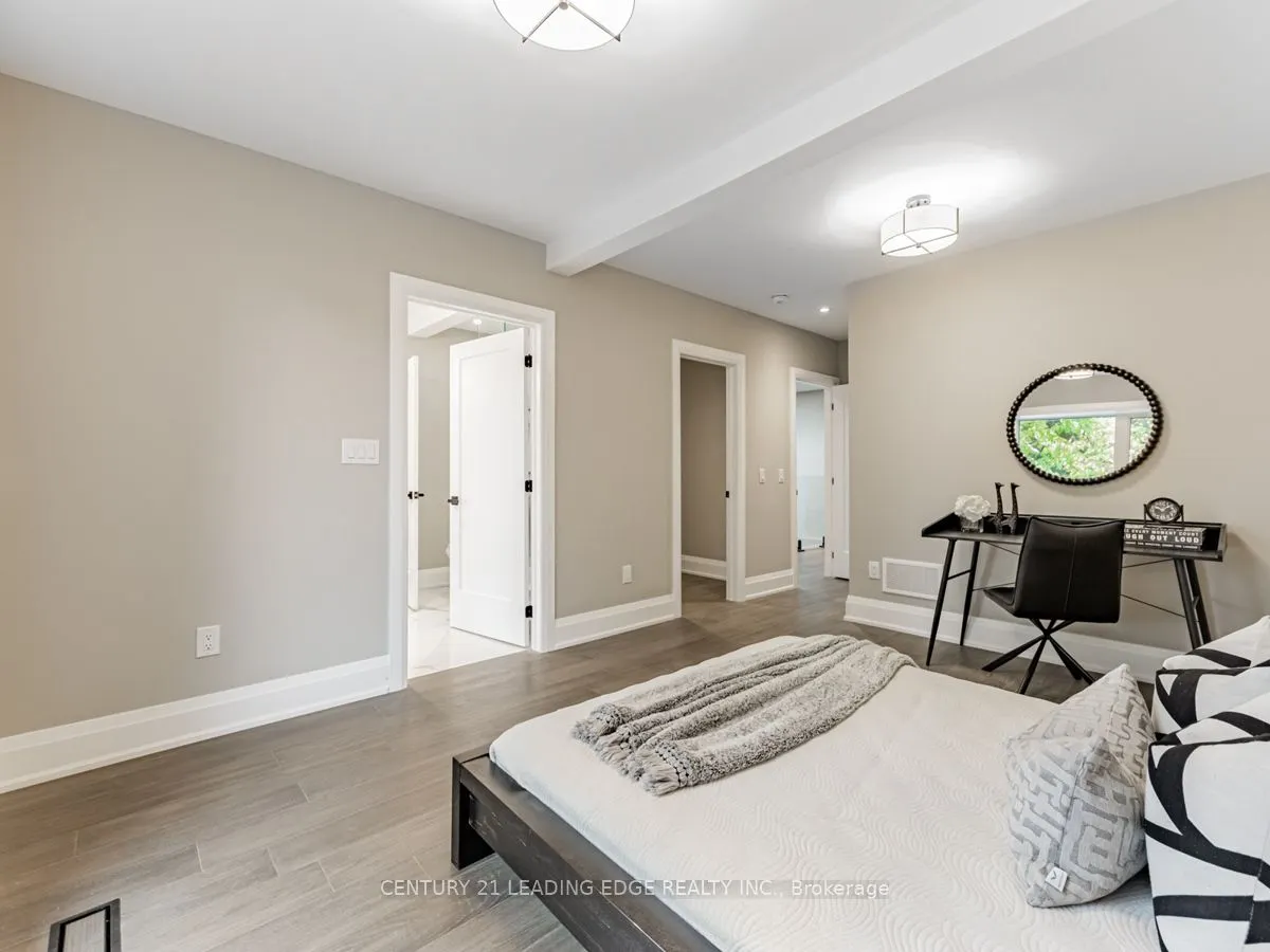 19 DONALDA Crescent
