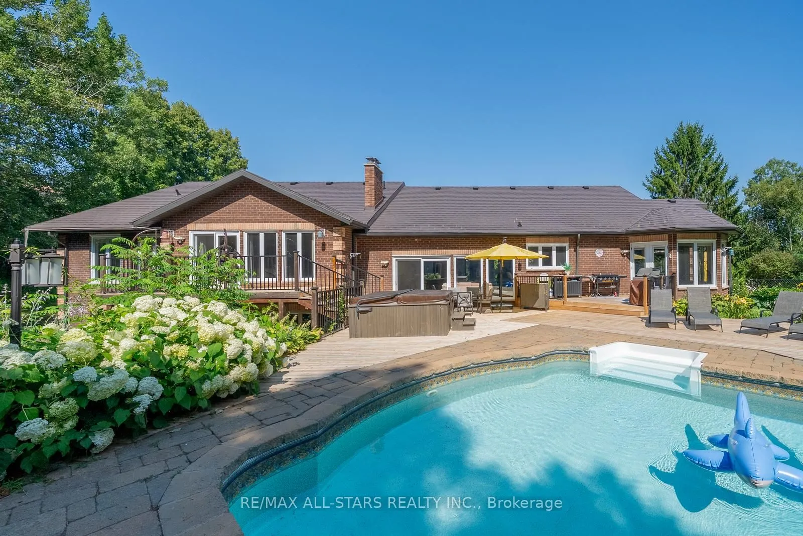 64 Woodbridge Circle