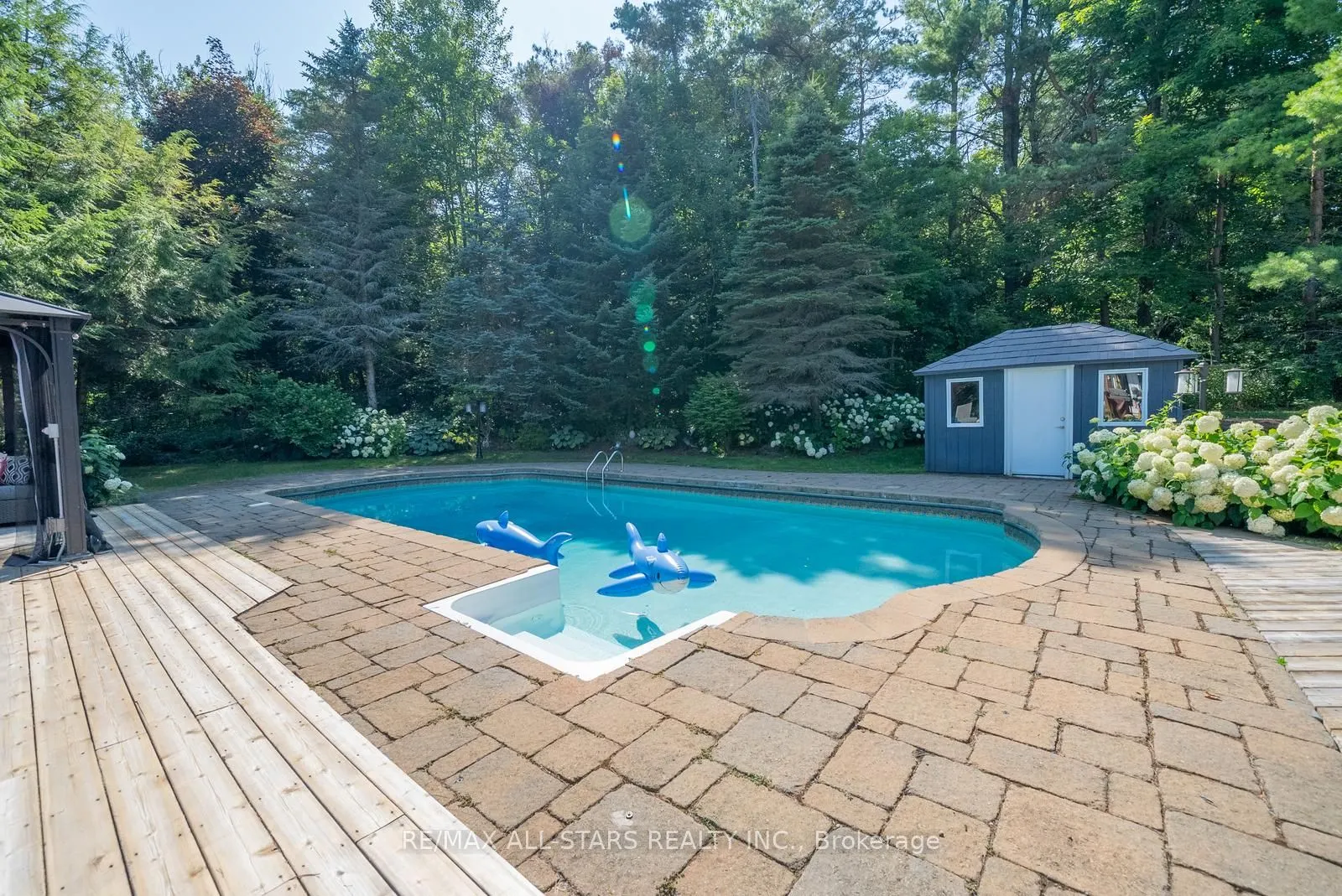 64 Woodbridge Circle