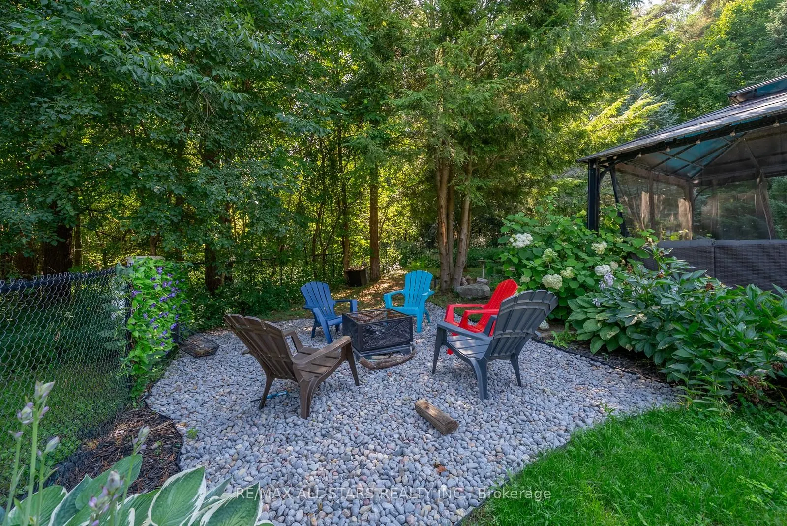 64 Woodbridge Circle