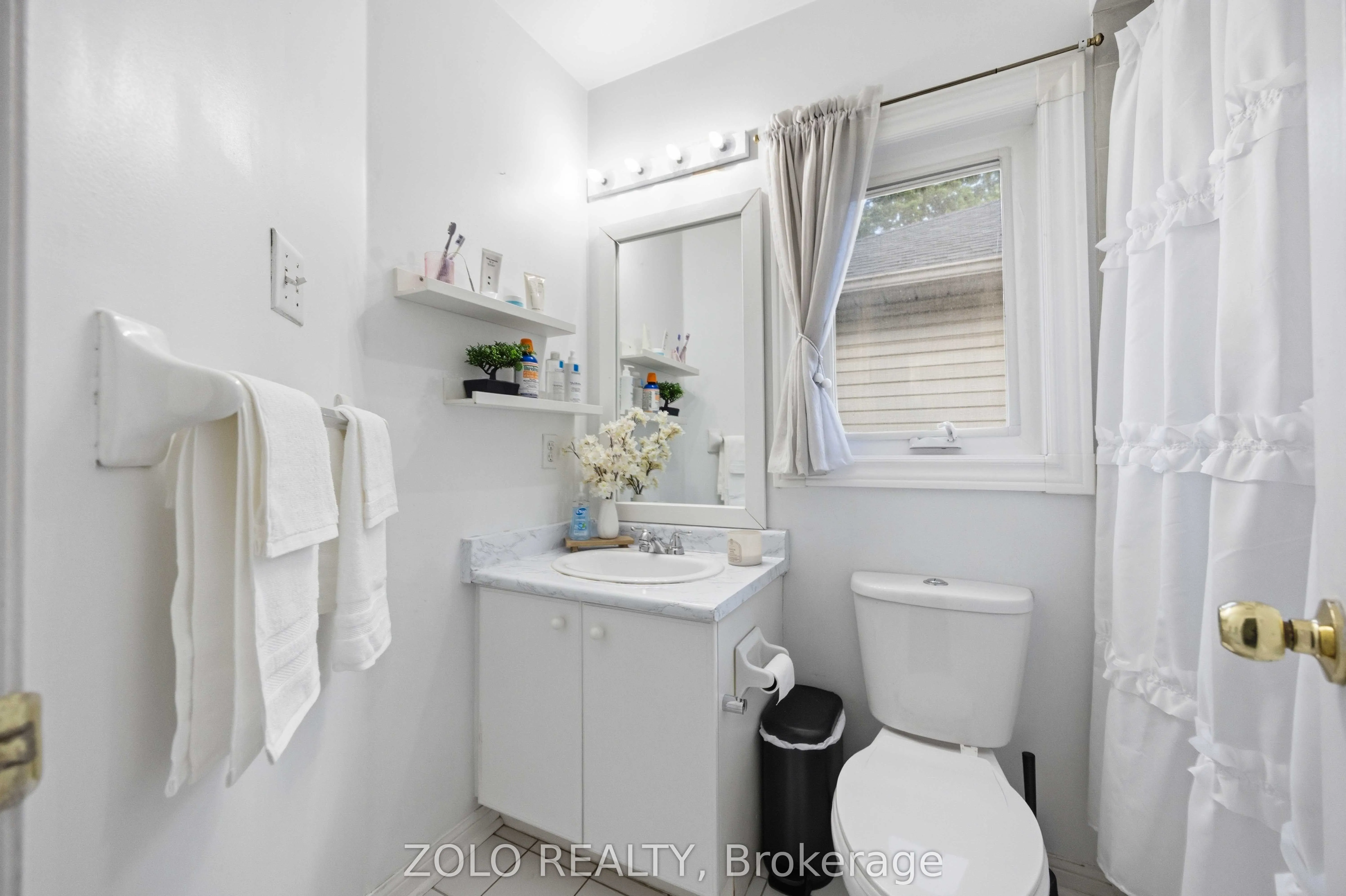 82 Piperbrook Crescent