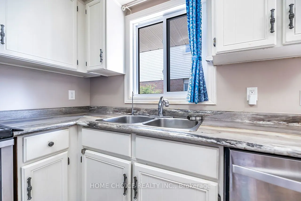 34 Goldpine Avenue