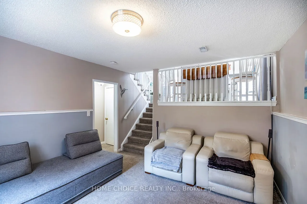 34 Goldpine Avenue