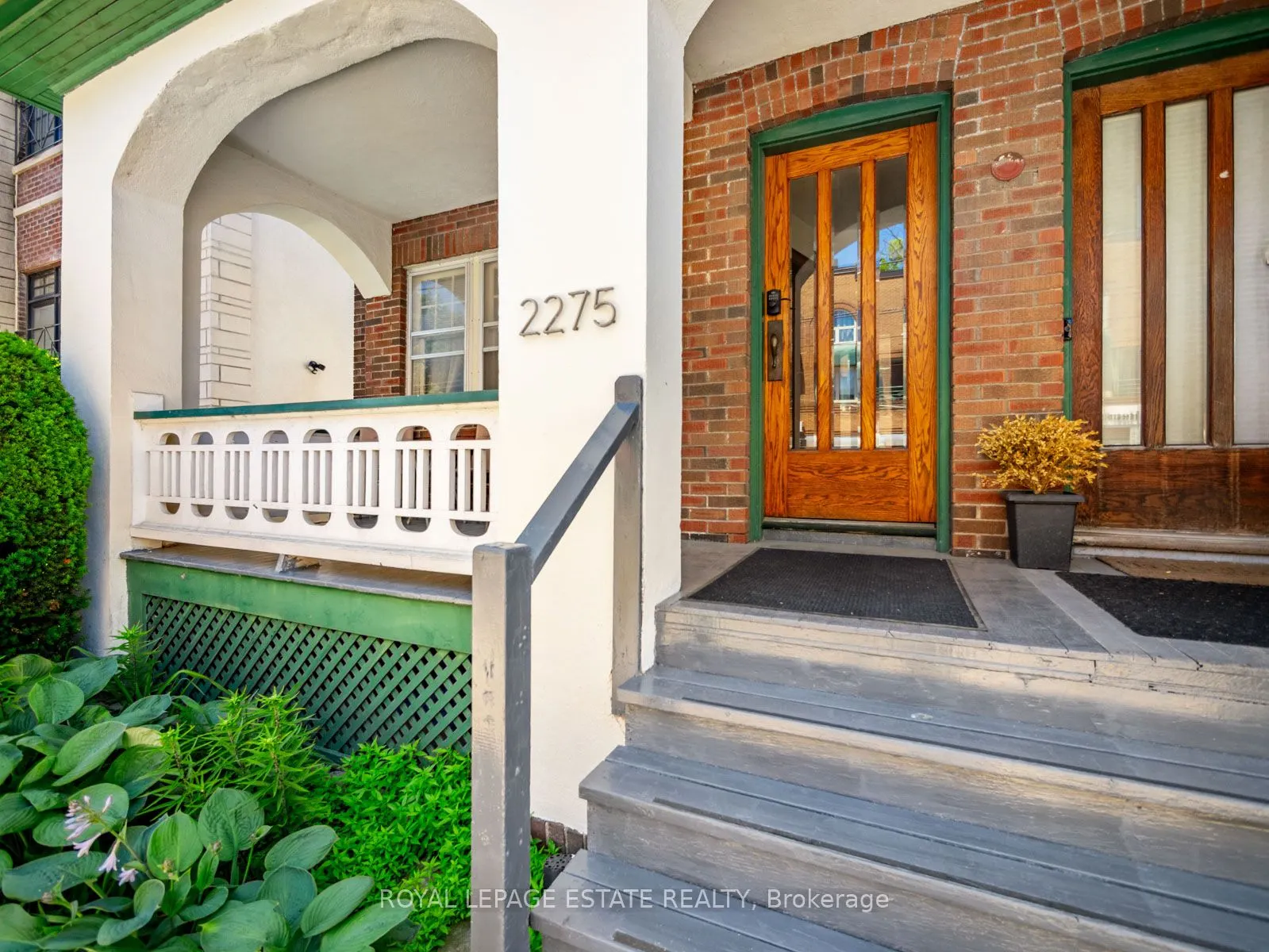 2275 Queen Street E