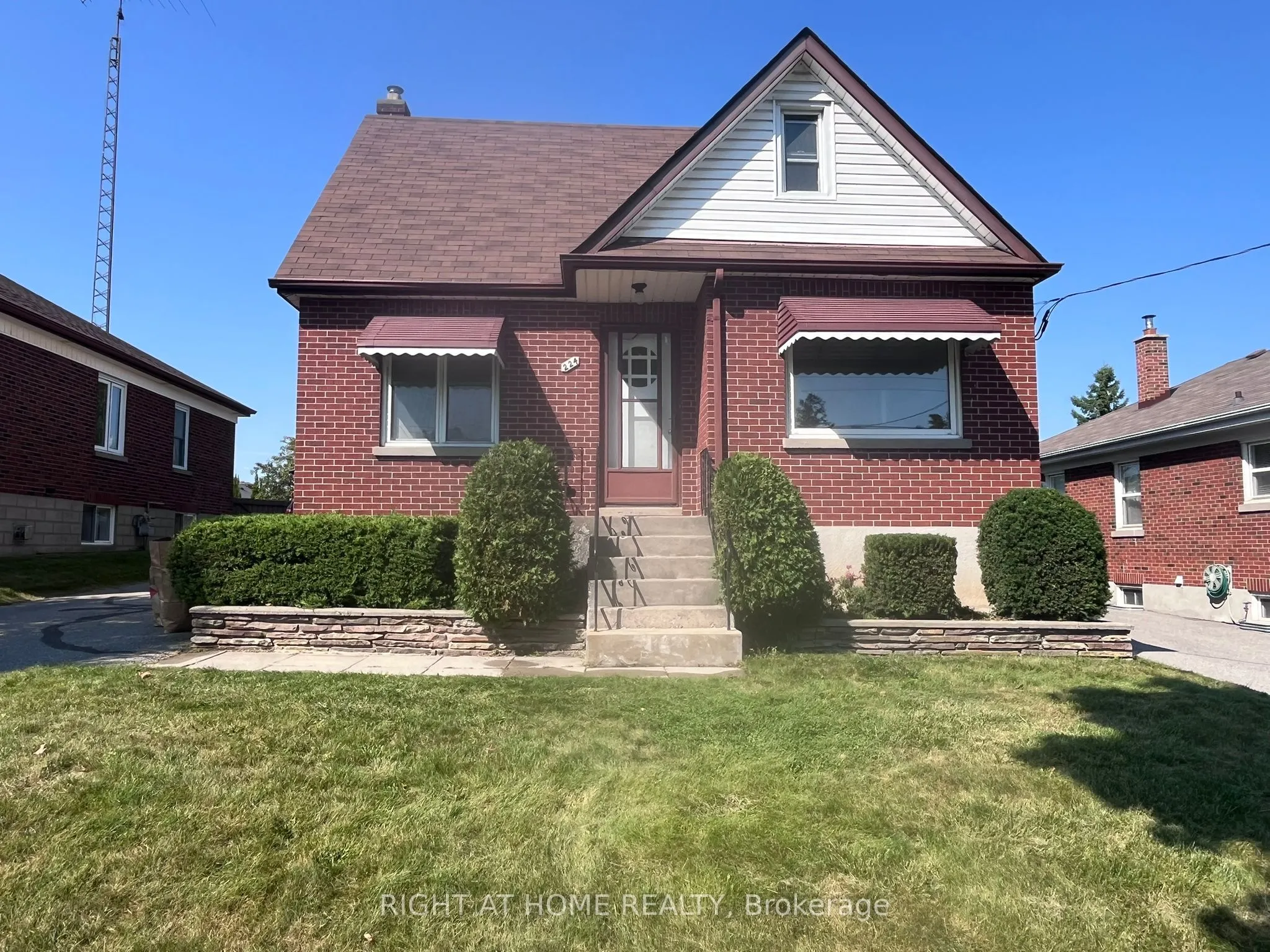 224 College Avenue #Main flloor