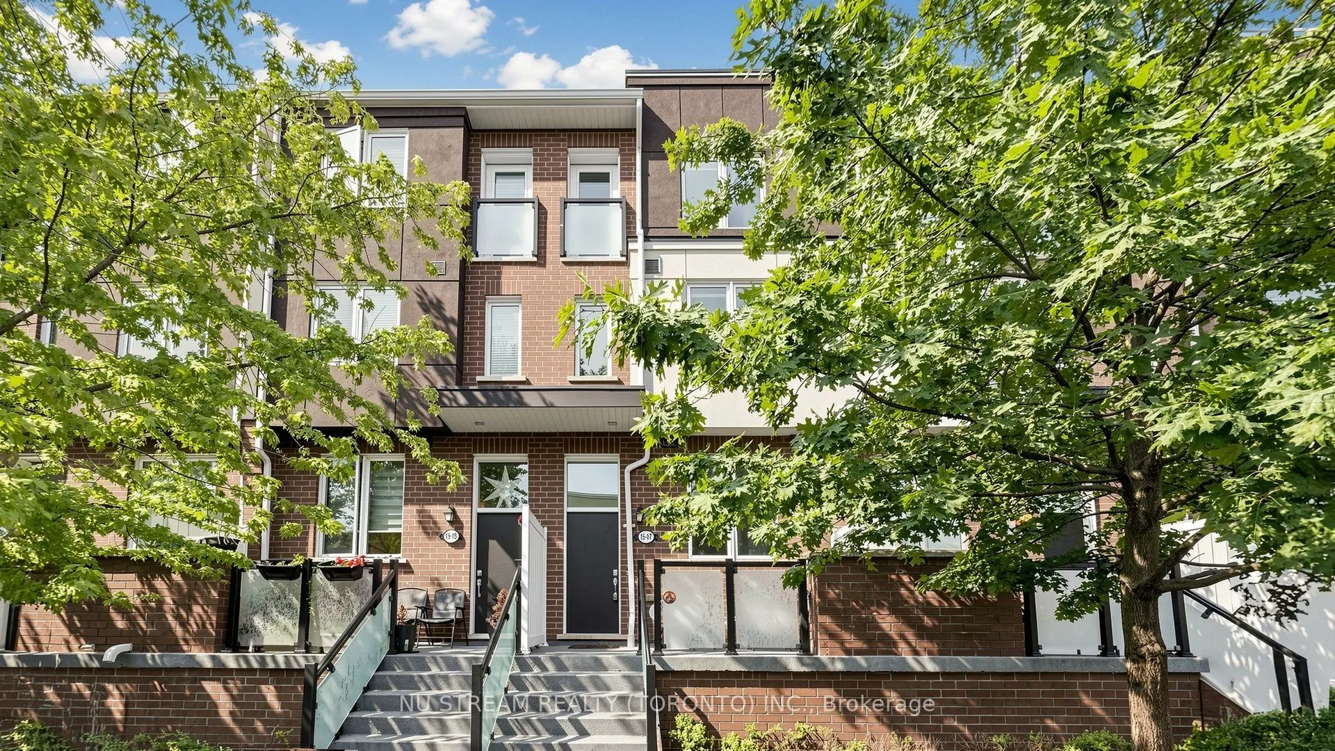 15 Heron Park Place #17