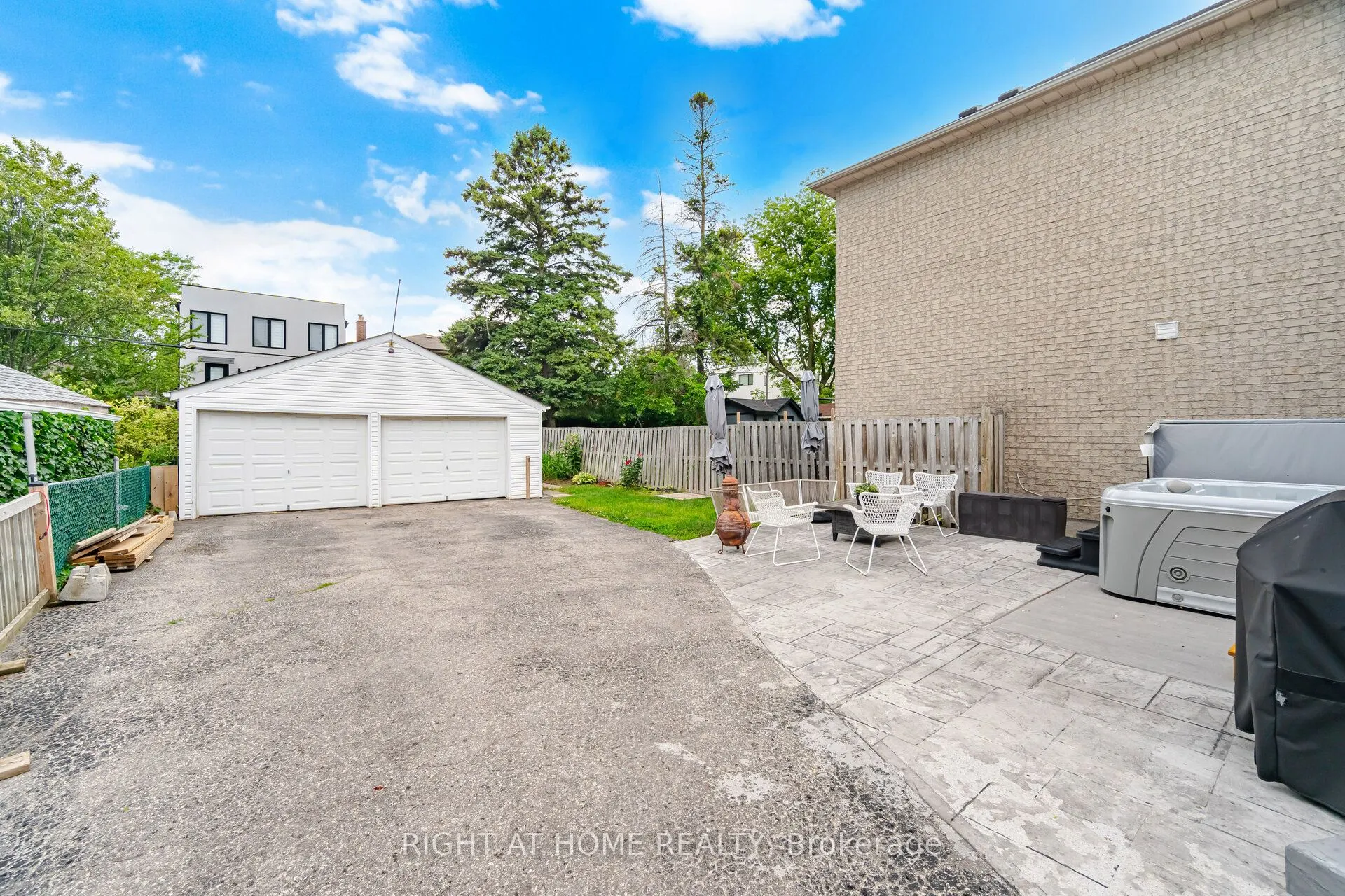 18 Vanbrugh Avenue