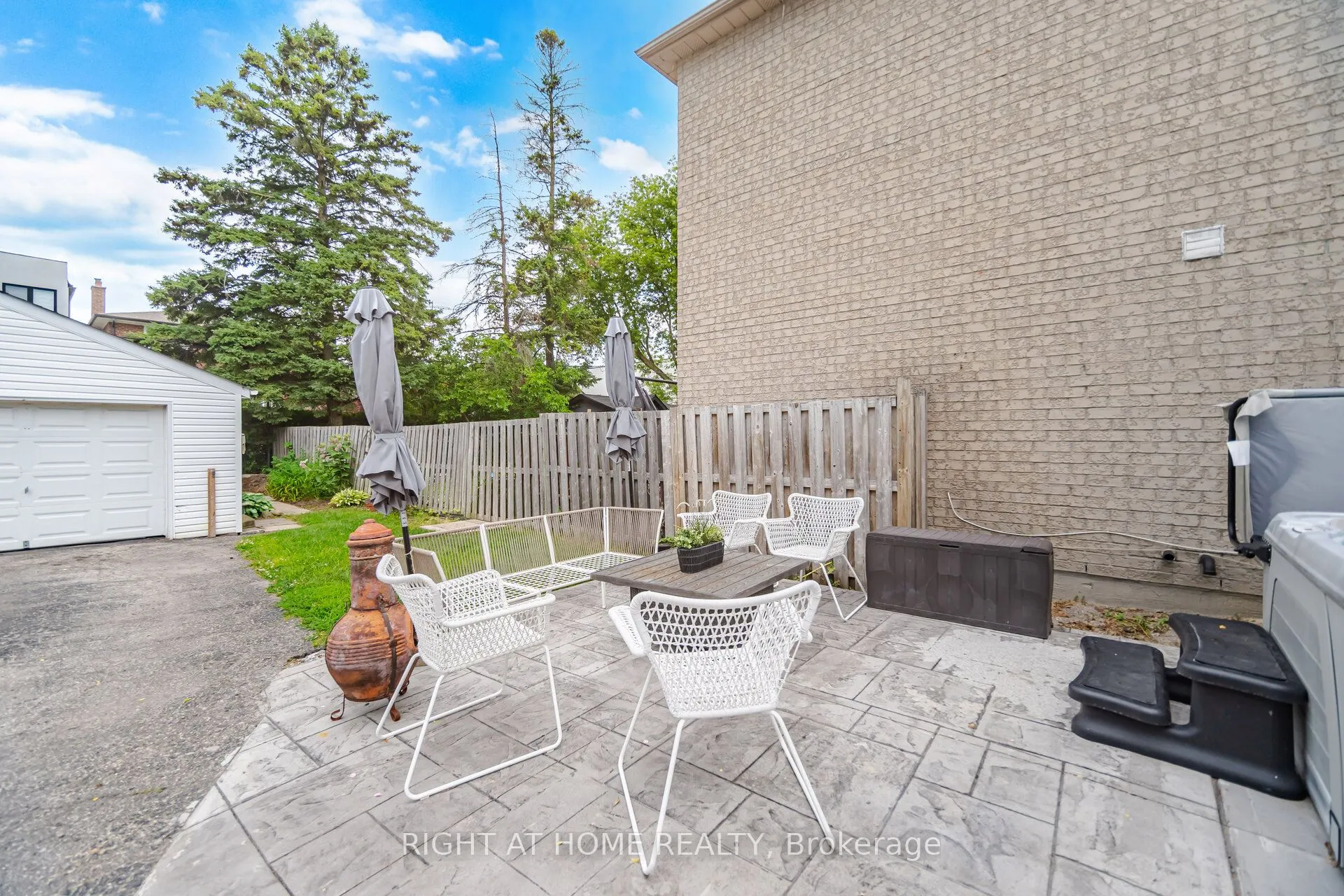 18 Vanbrugh Avenue
