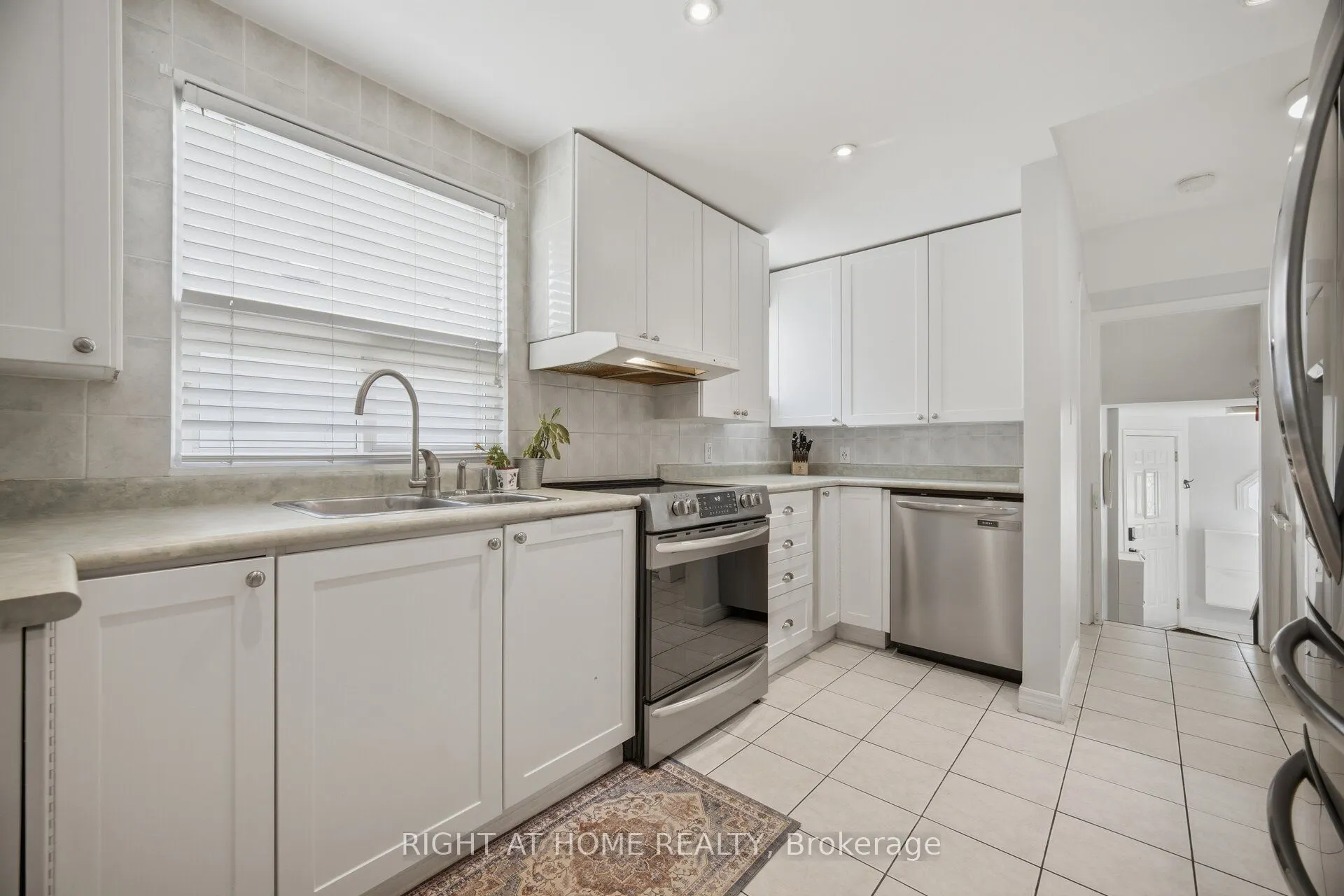 18 Vanbrugh Avenue