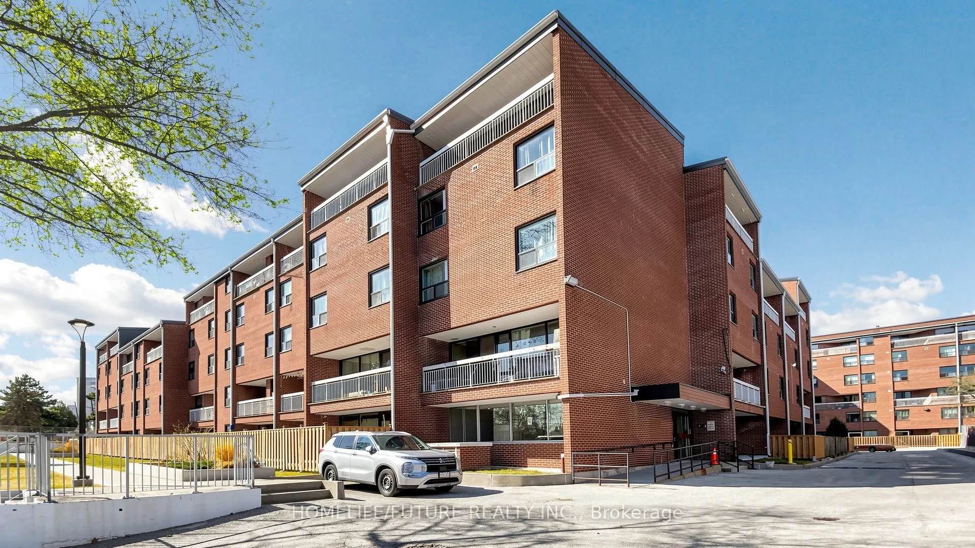 4060 Lawrence Avenue E #204