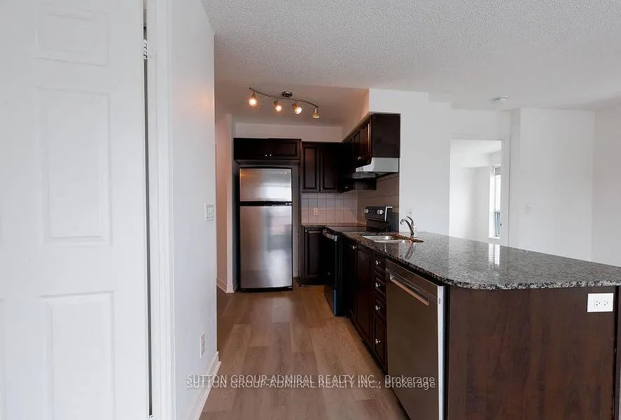 60 Fairfax Crescent #409