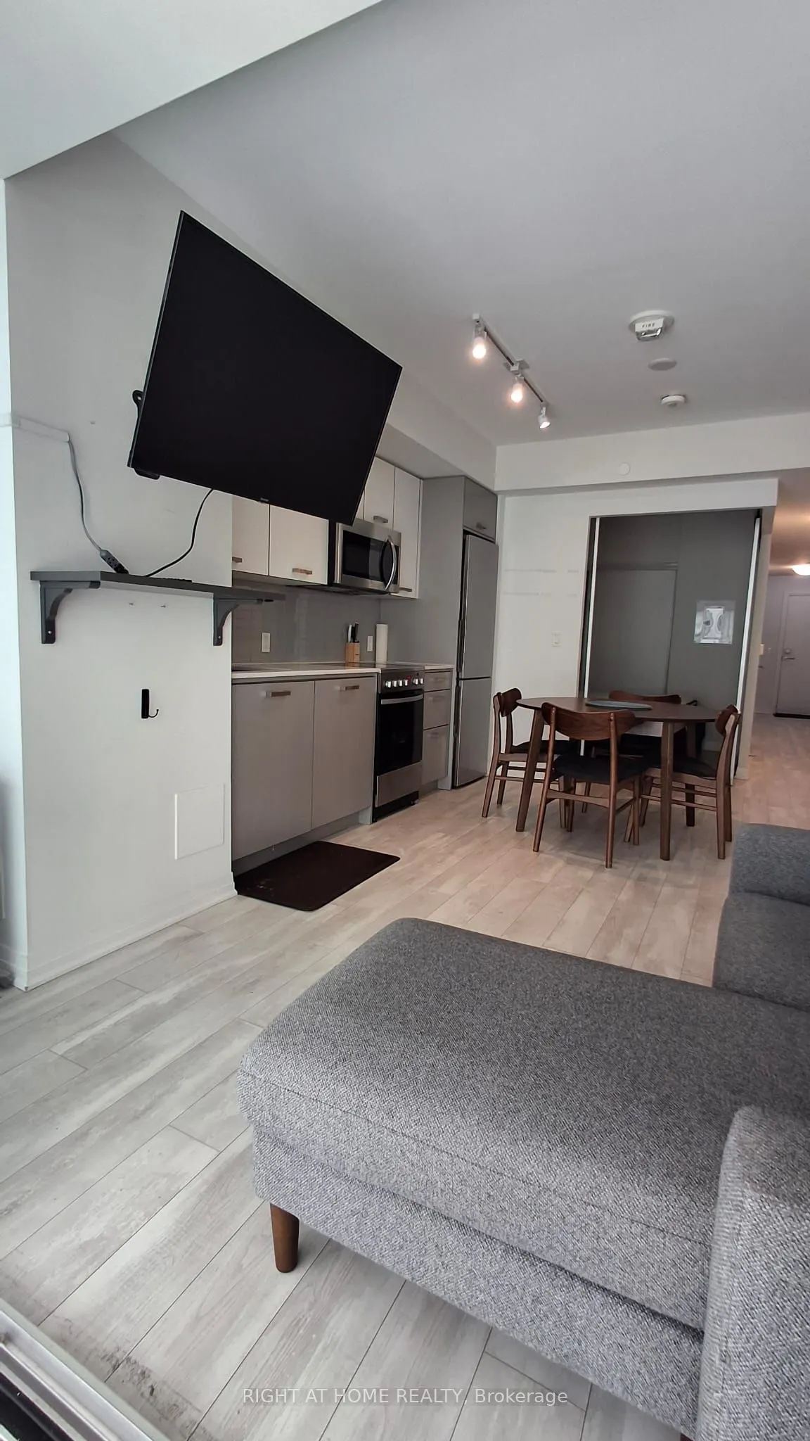 1630 Queen Street E #211