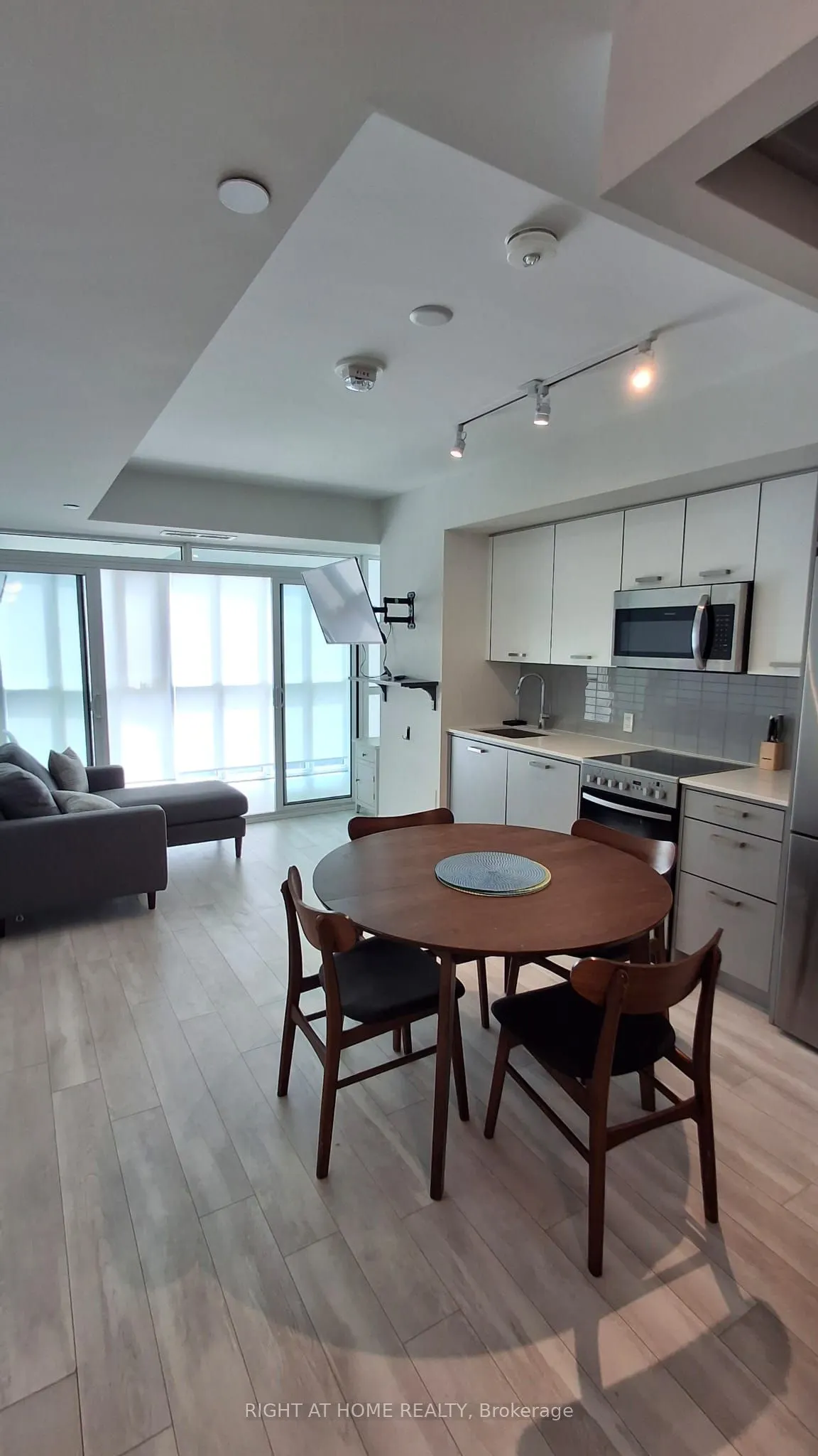 1630 Queen Street E #211