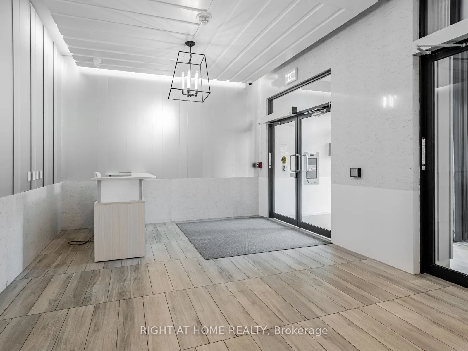 1630 Queen Street E #211