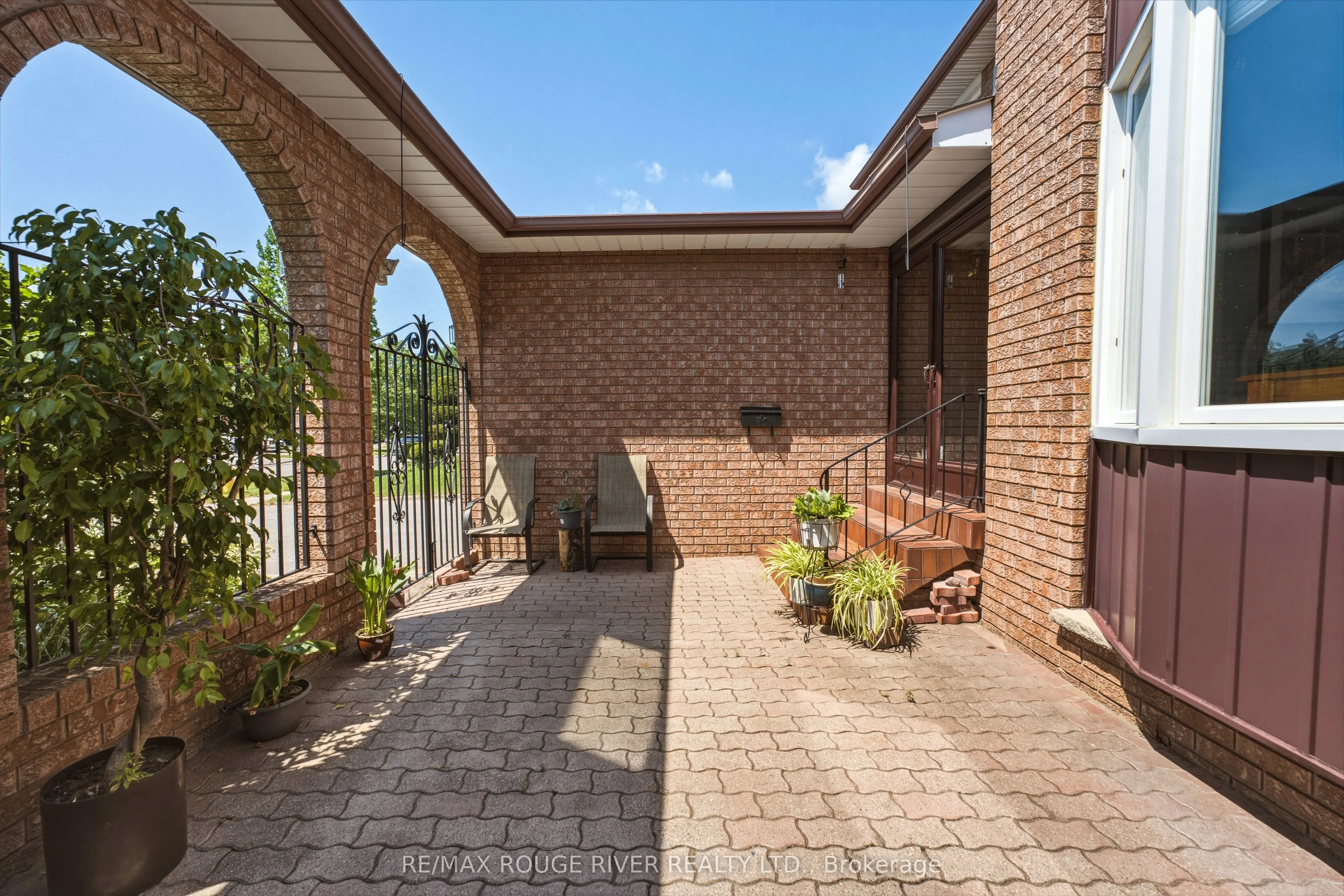 51 Sugarbush Square