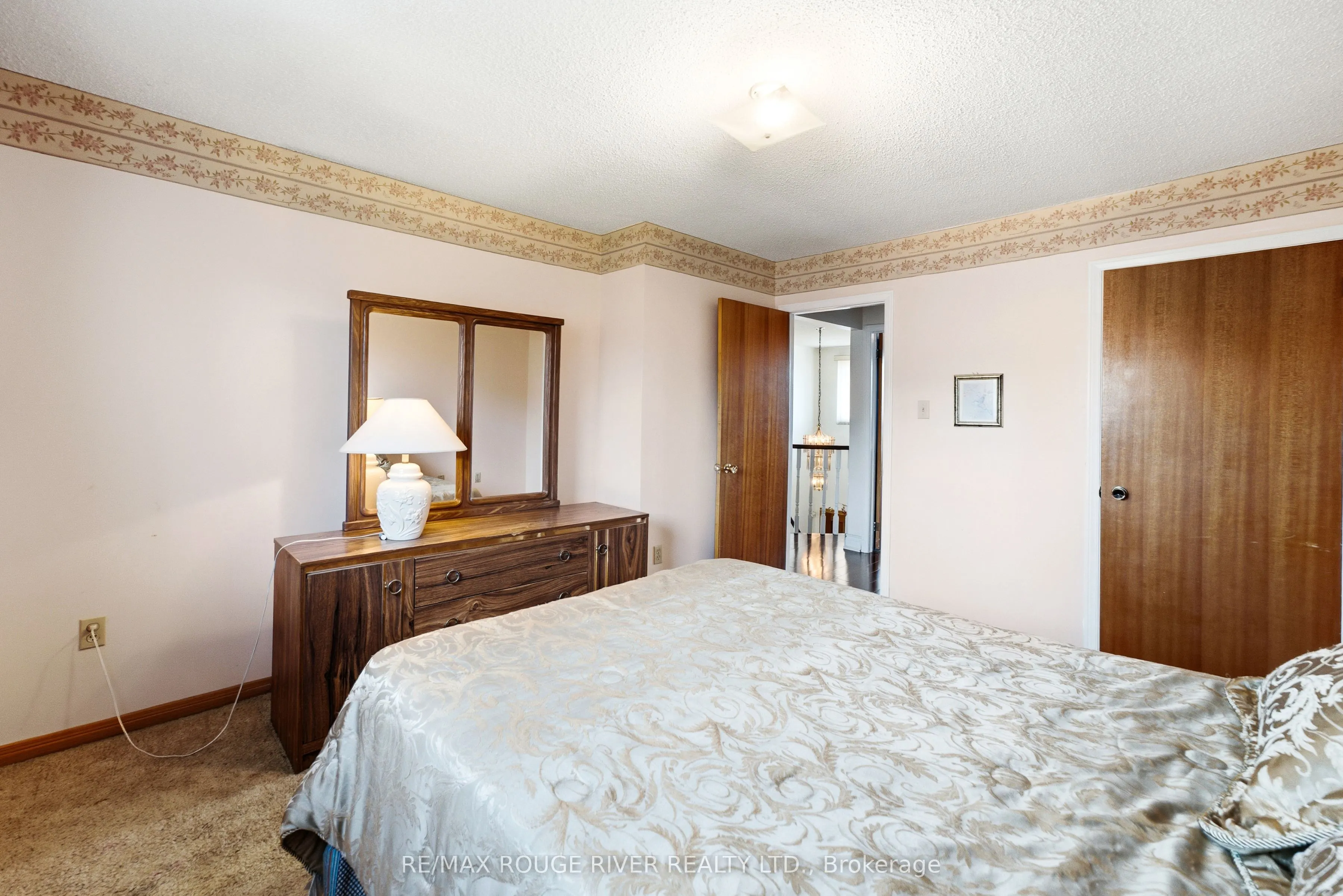 51 Sugarbush Square