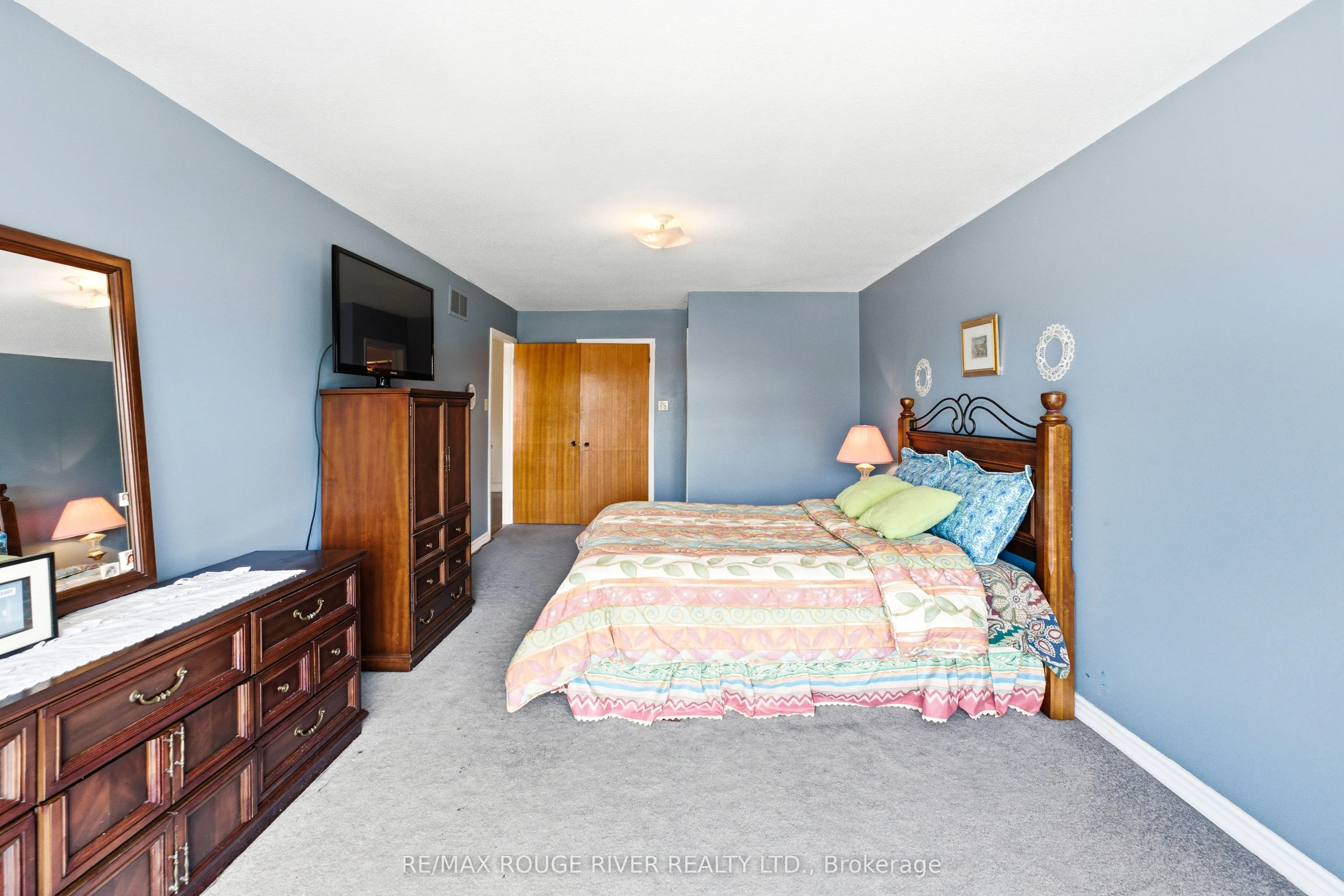 51 Sugarbush Square