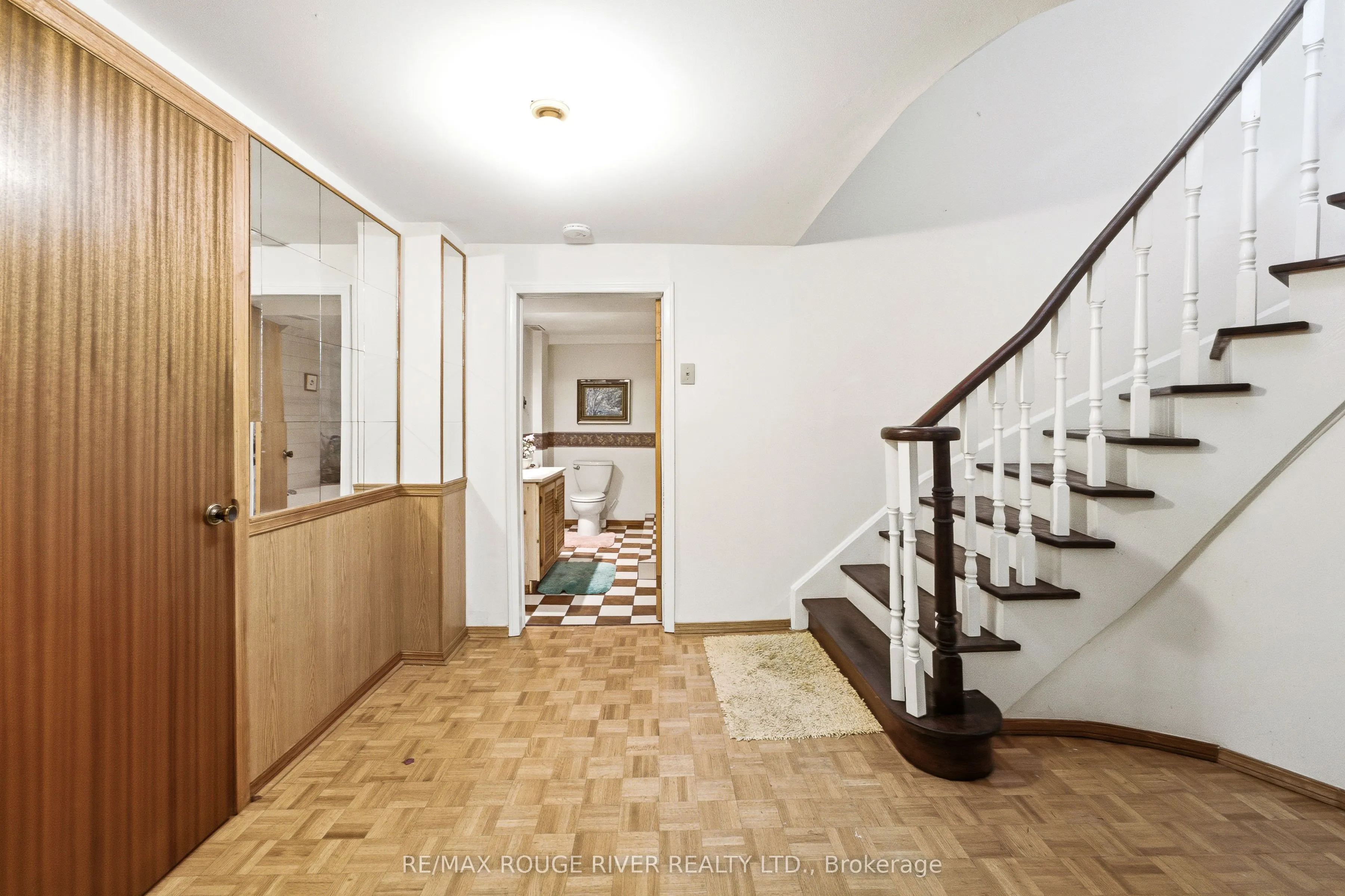 51 Sugarbush Square