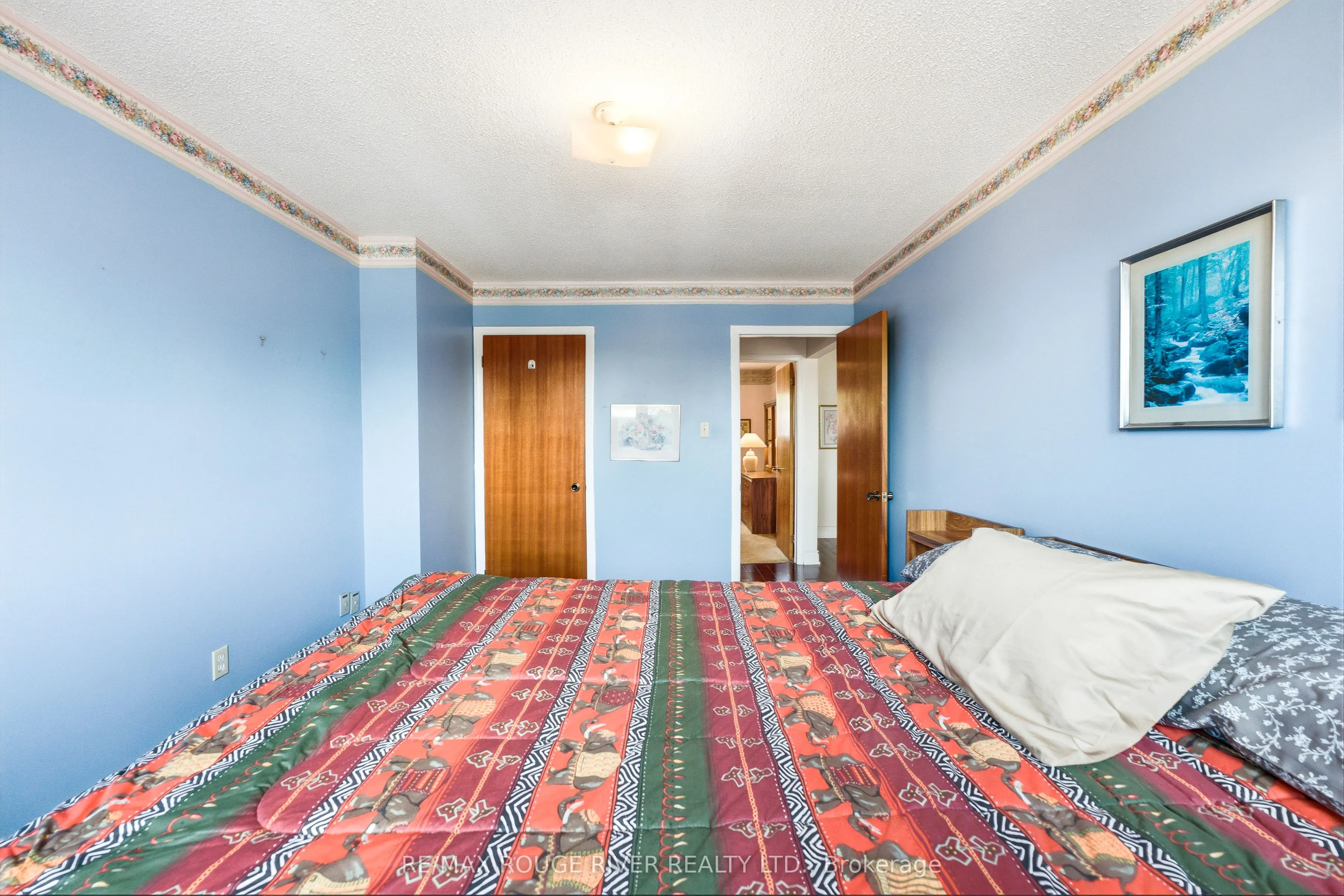 51 Sugarbush Square
