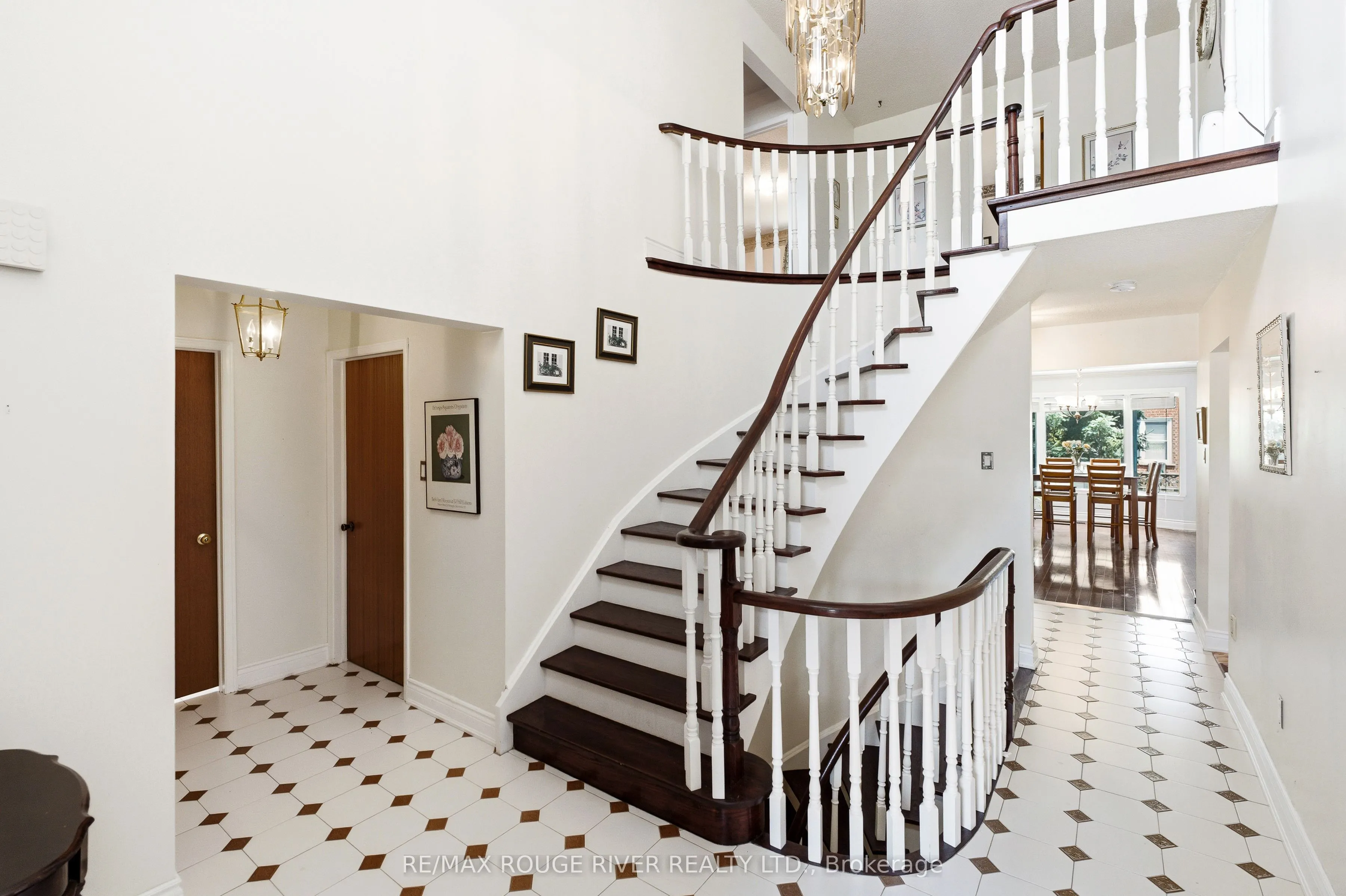 51 Sugarbush Square