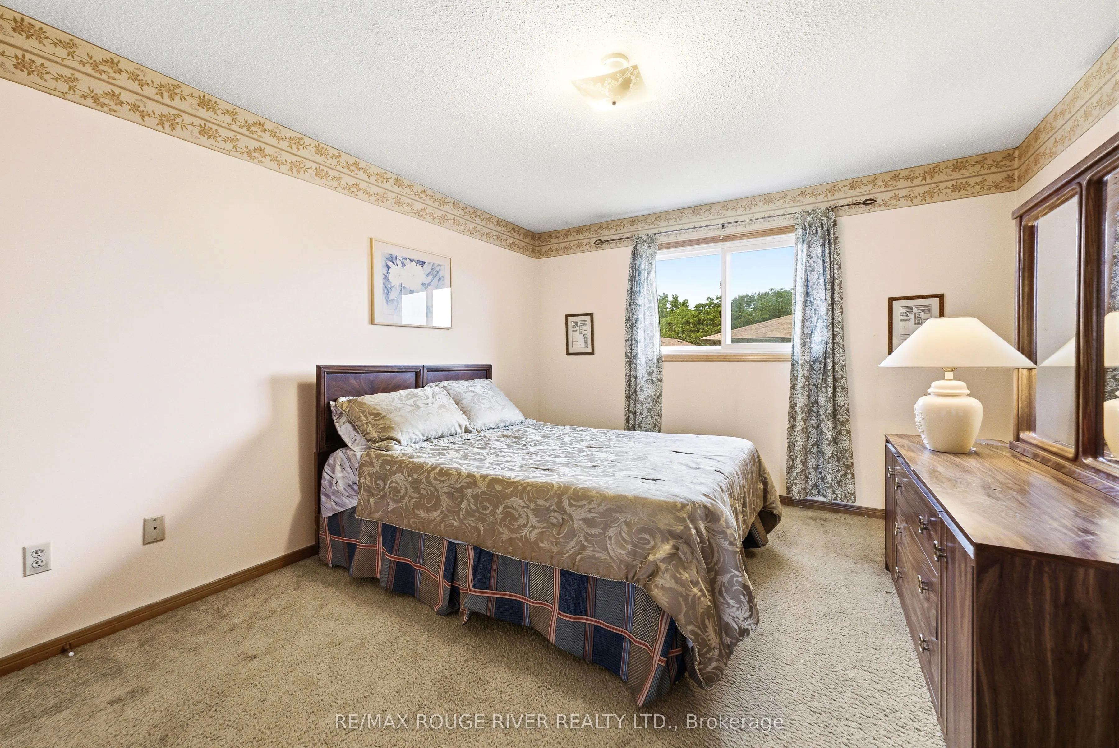 51 Sugarbush Square