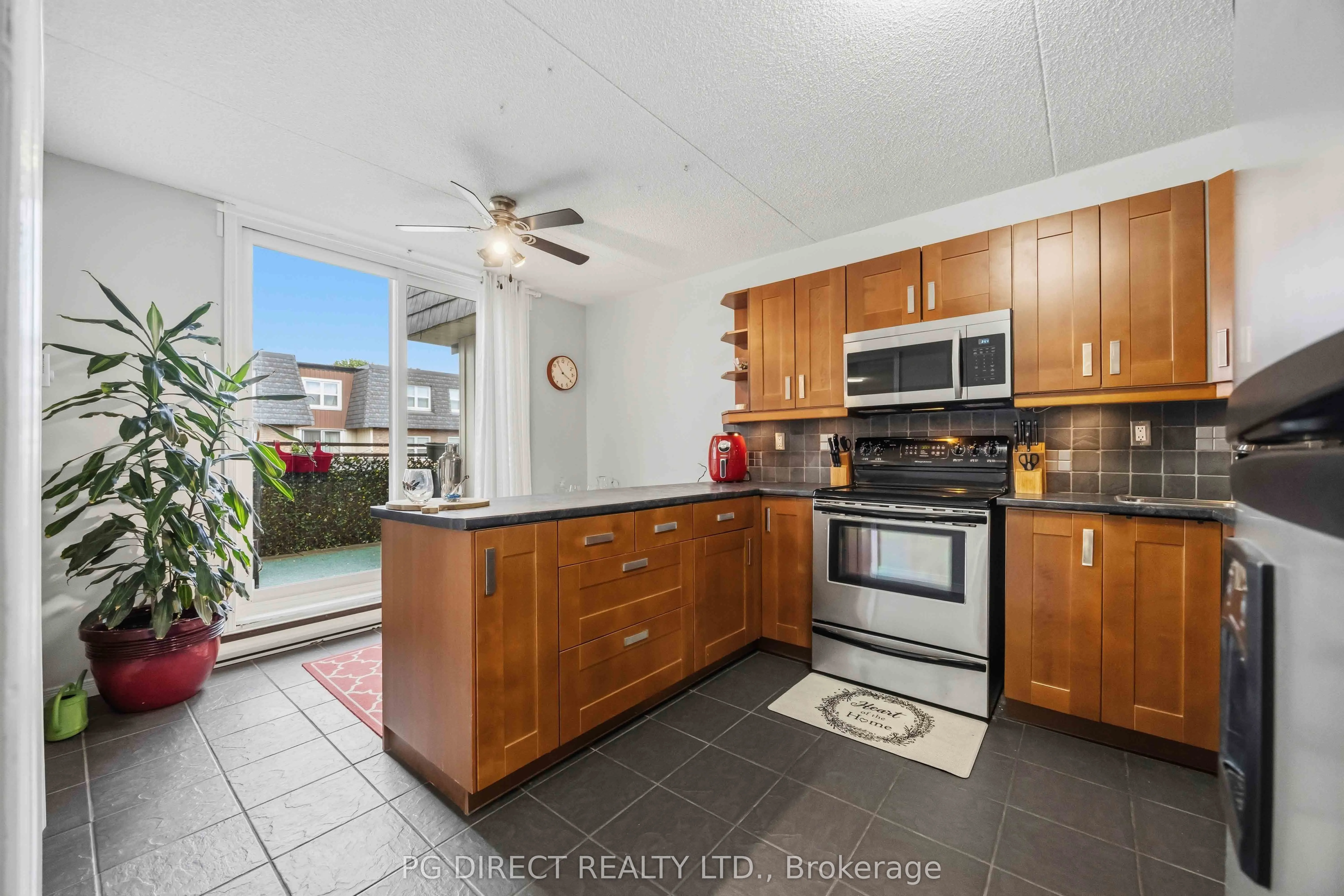 580 Mary Street E #214