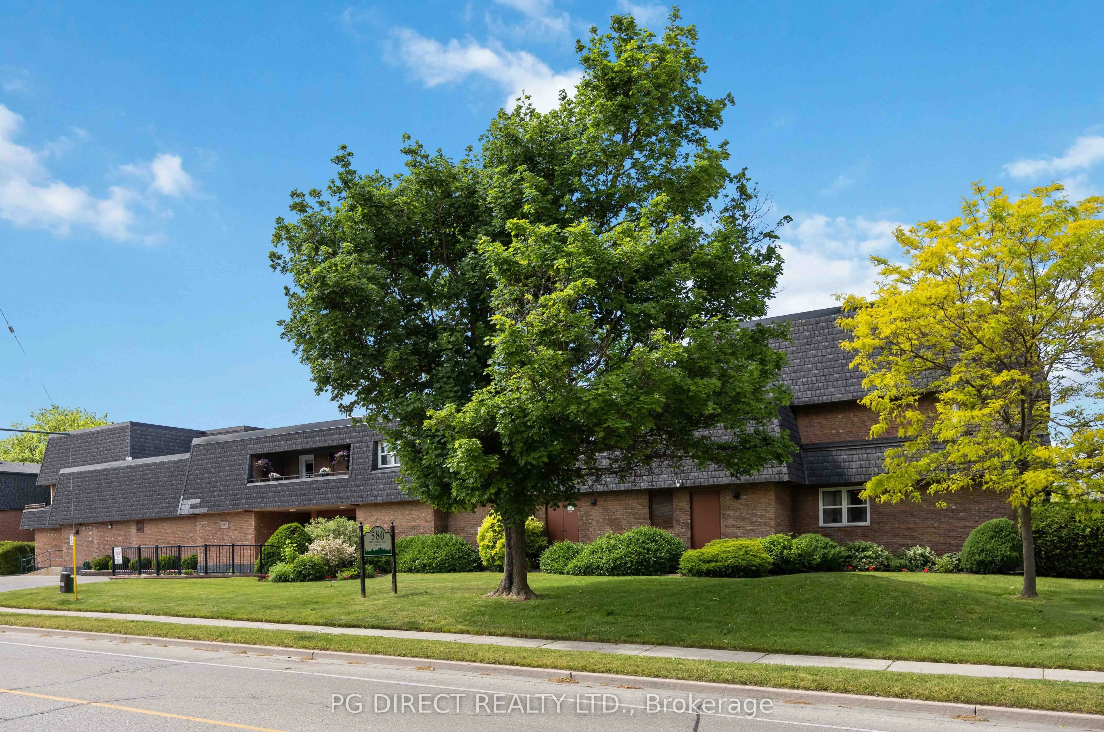 580 Mary Street E #214