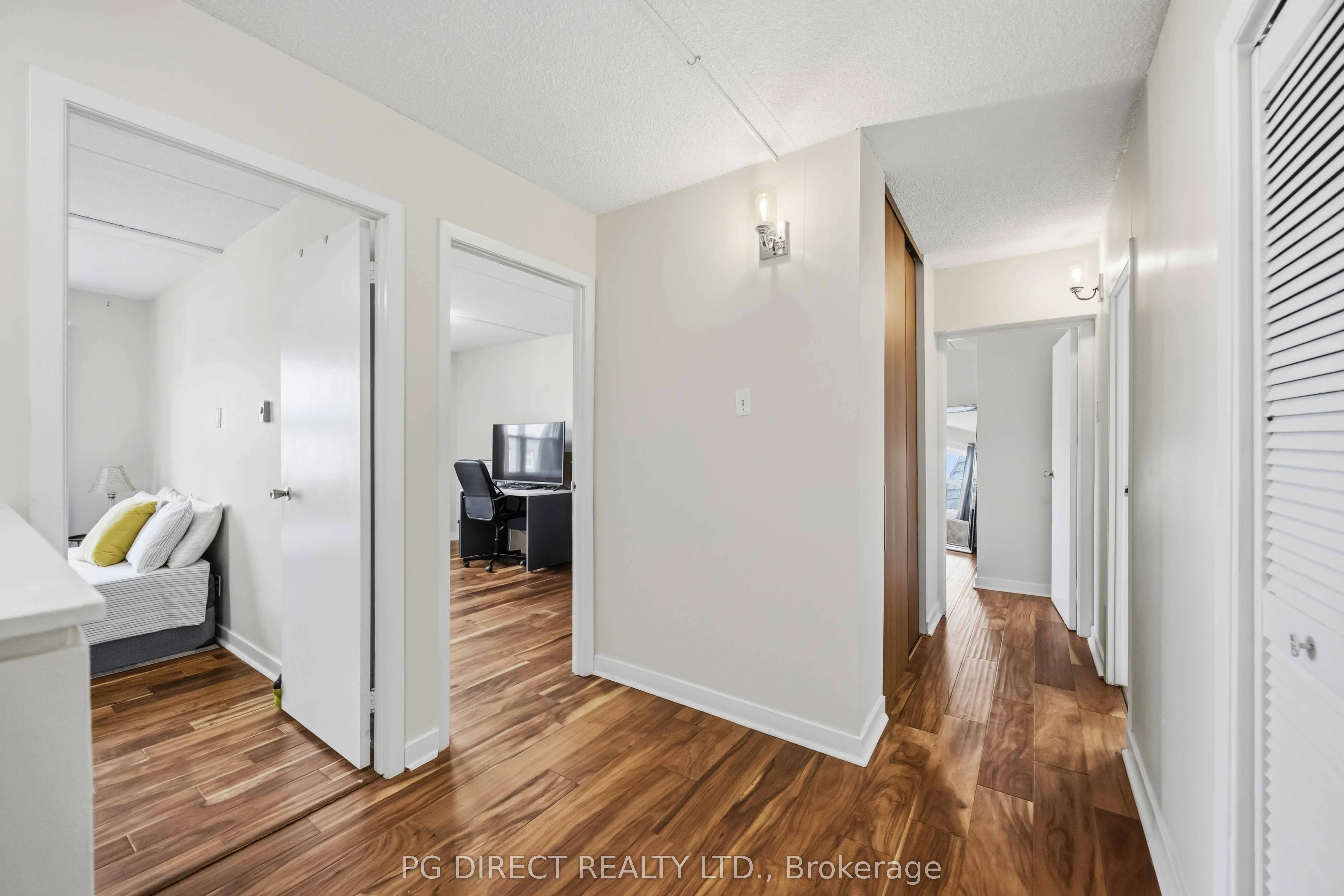 580 Mary Street E #214