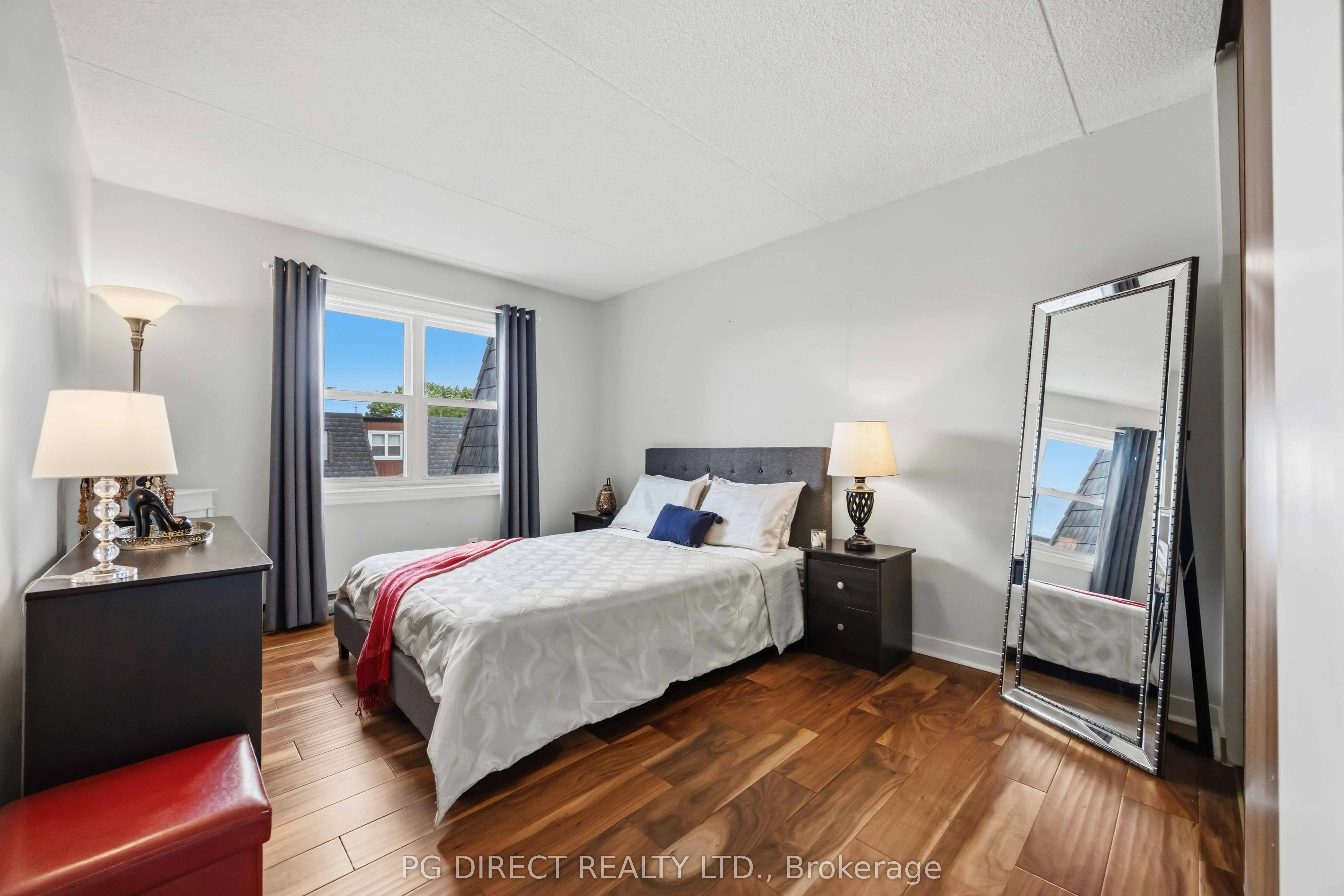 580 Mary Street E #214