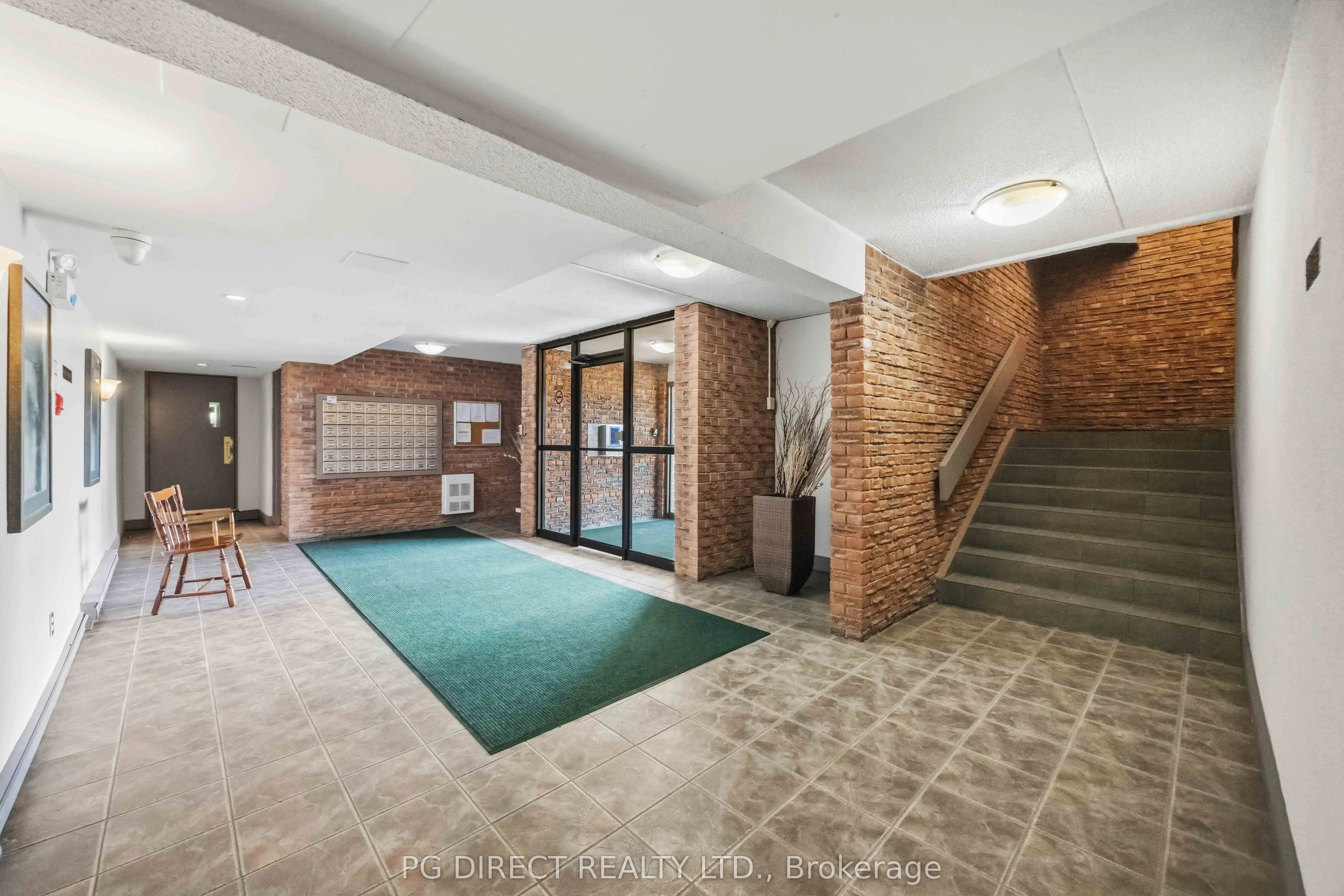 580 Mary Street E #214