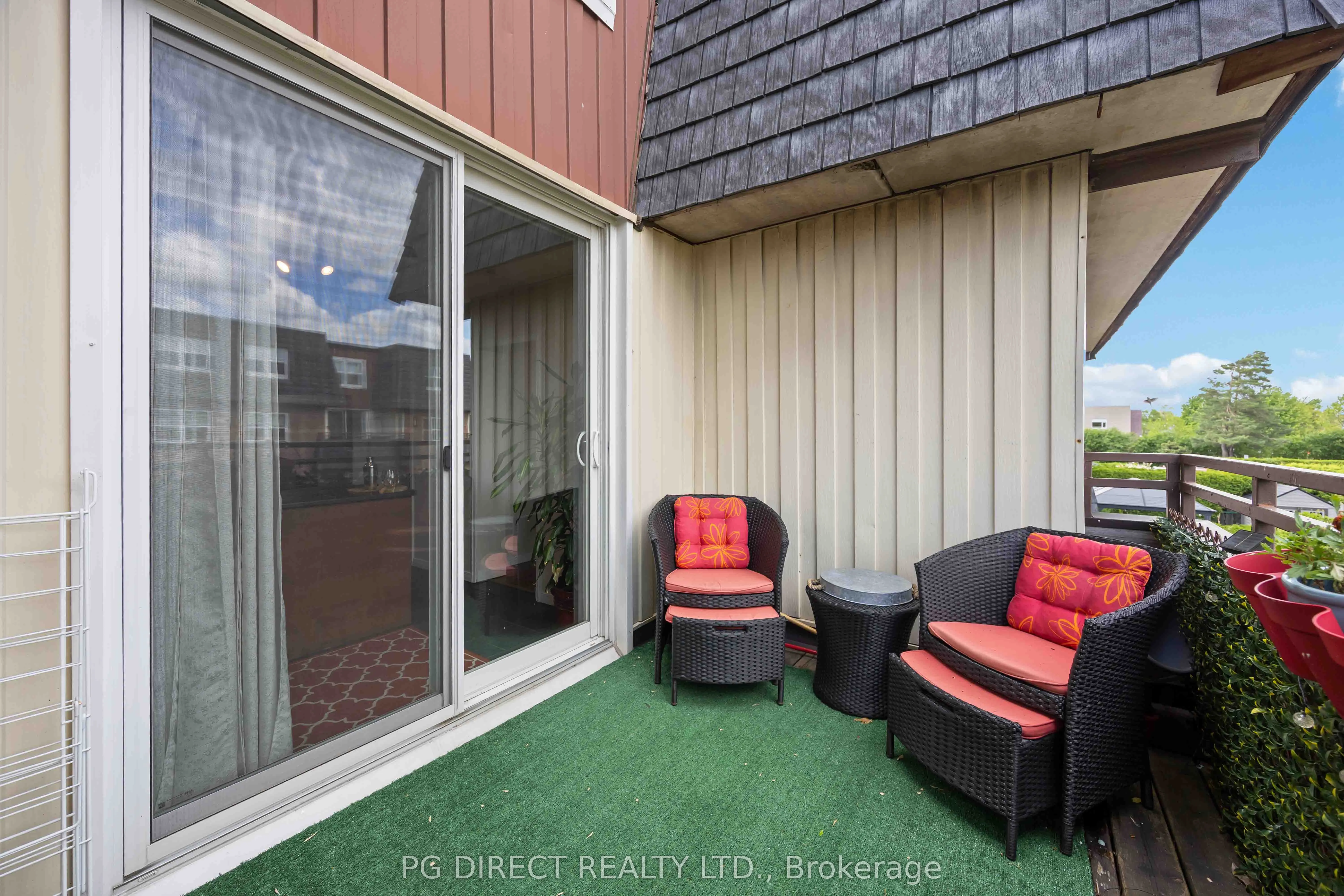 580 Mary Street E #214