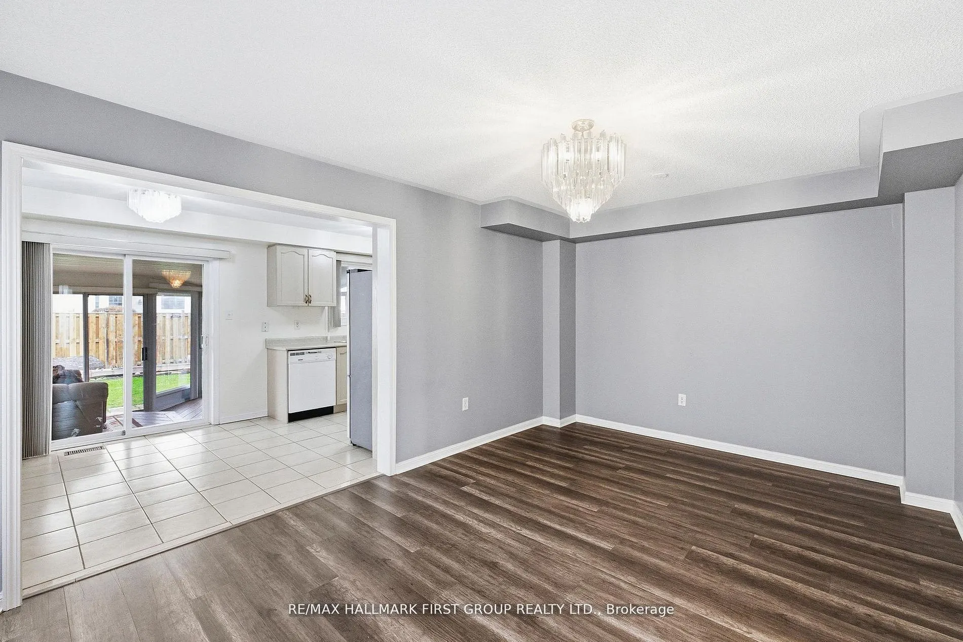 32 Samandria Avenue
