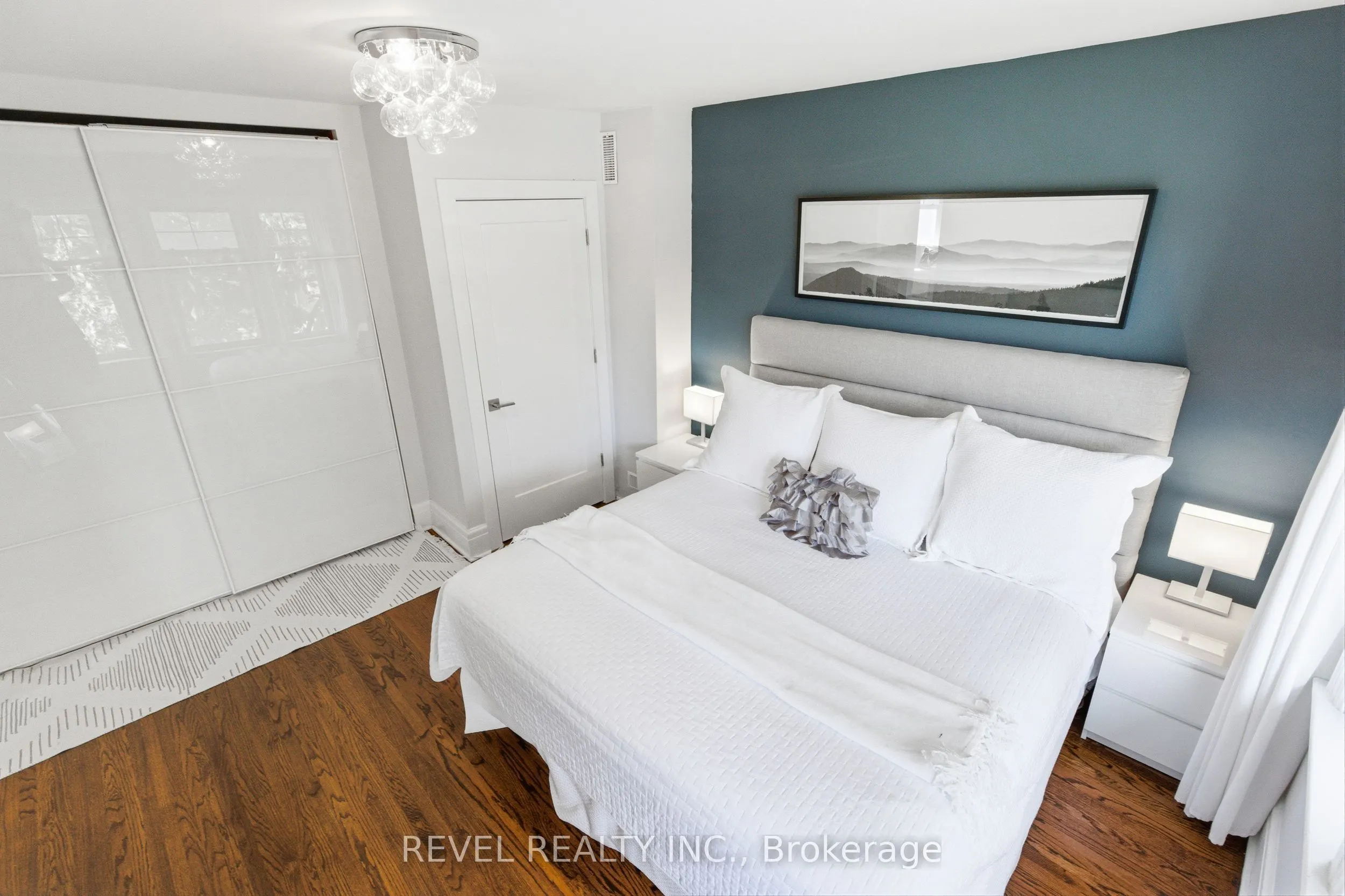 308 King Street E