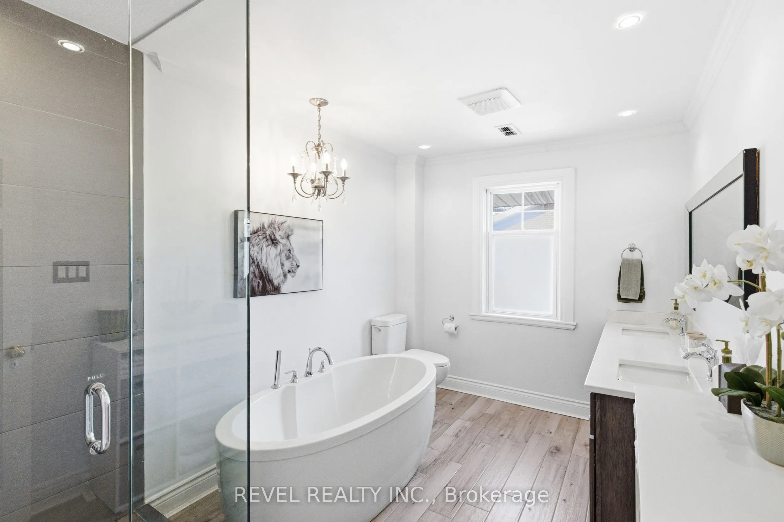 308 King Street E