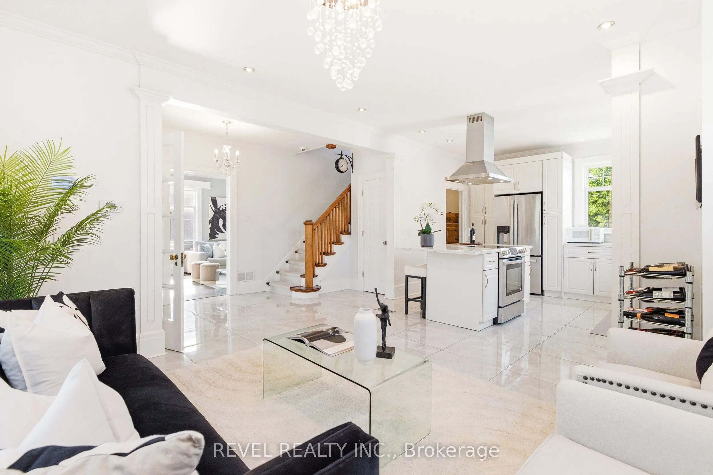 308 King Street E