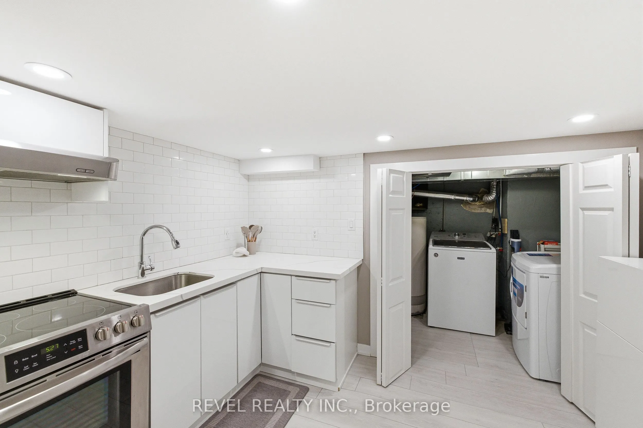 308 King Street E