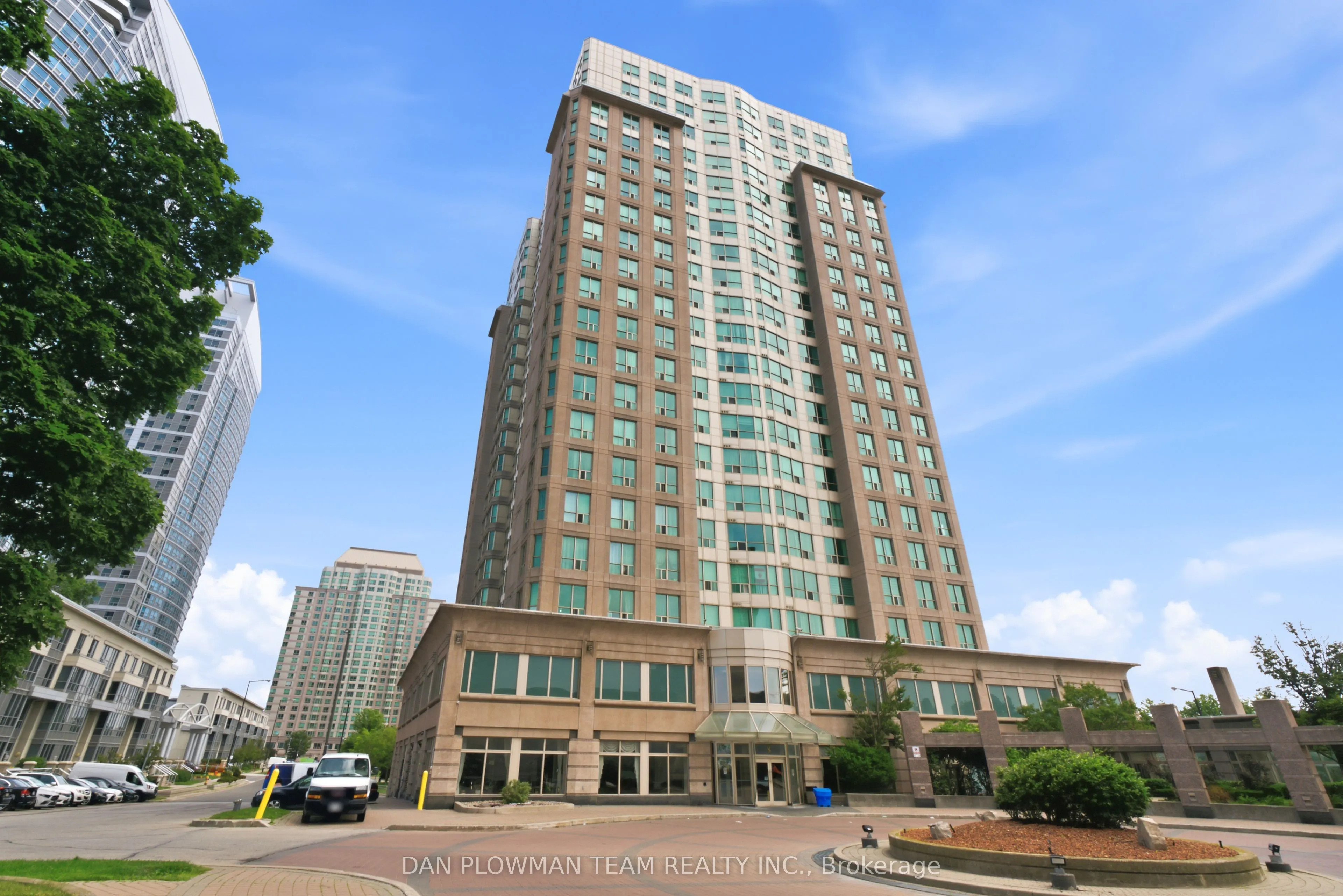 8 Lee Centre Drive #913
